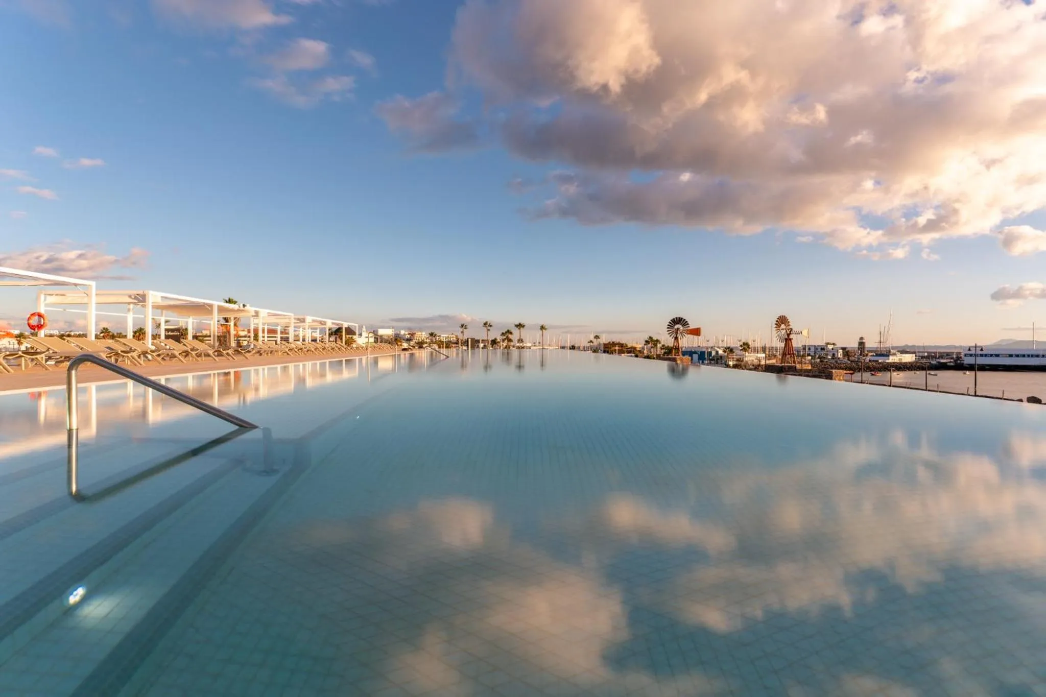 Swimming pool in Barceló Playa Blanca Royal Level - Adults Only