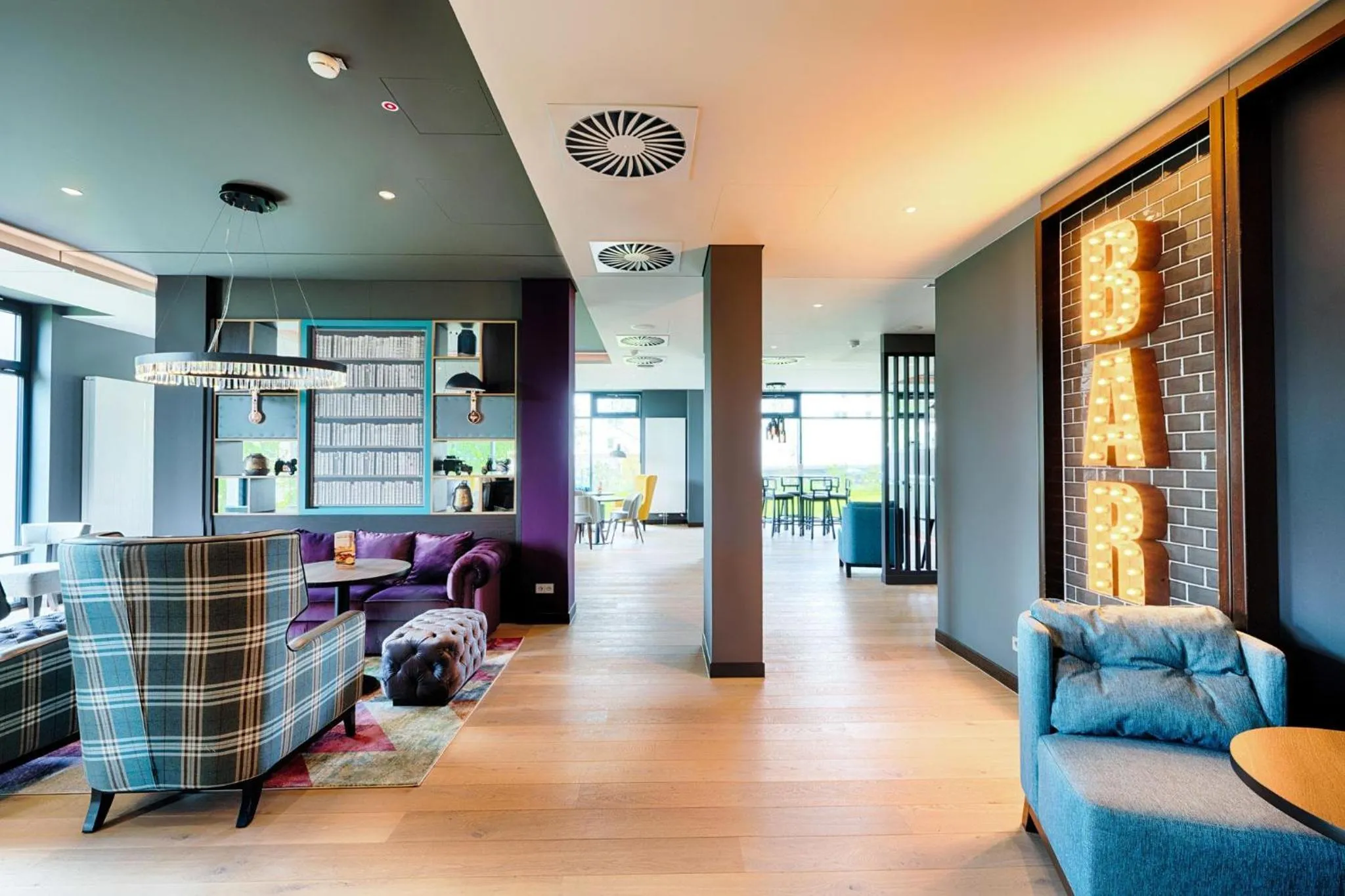 Lounge or bar in Premier Inn Berlin Airport