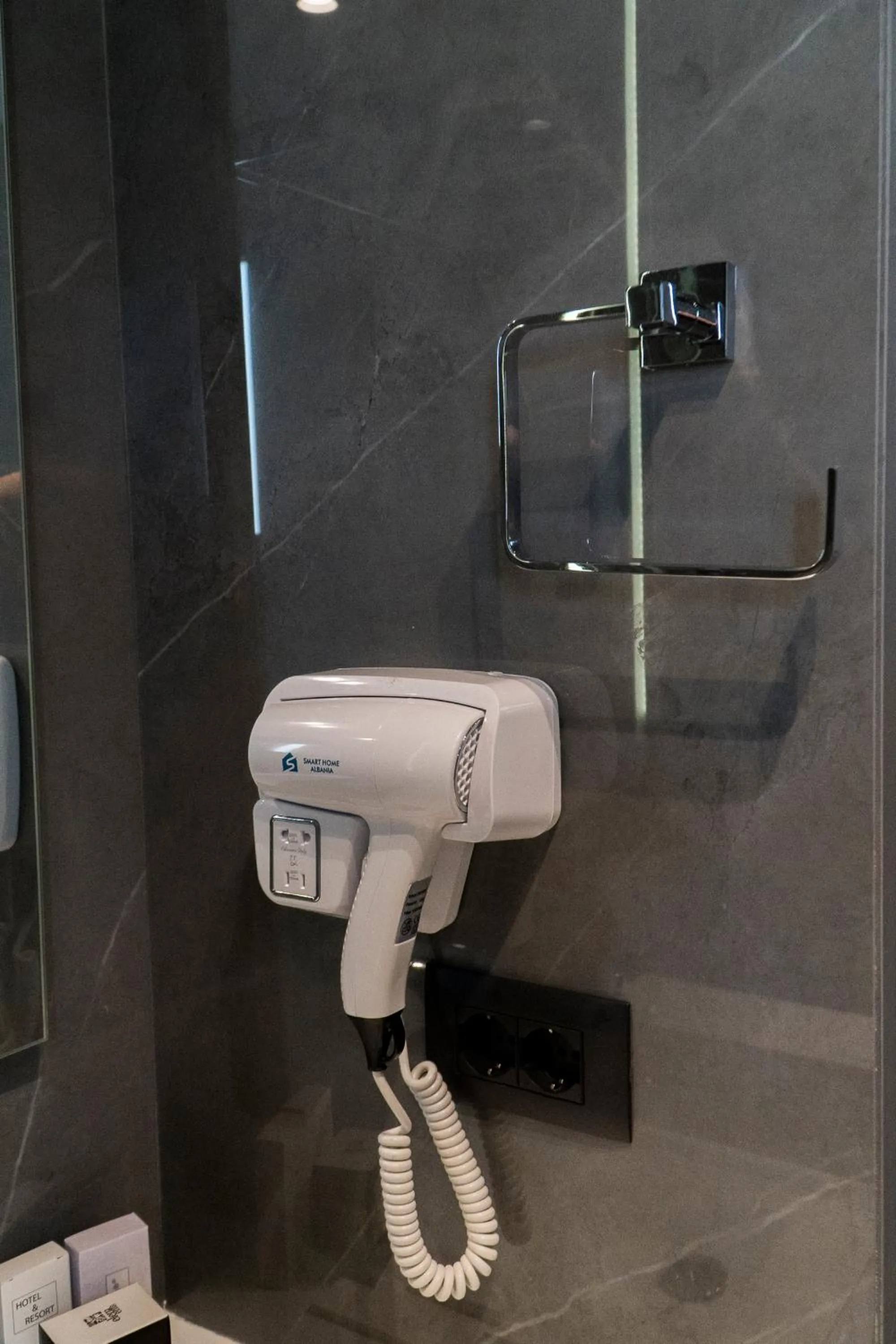 Decorative detail in Center Hotel