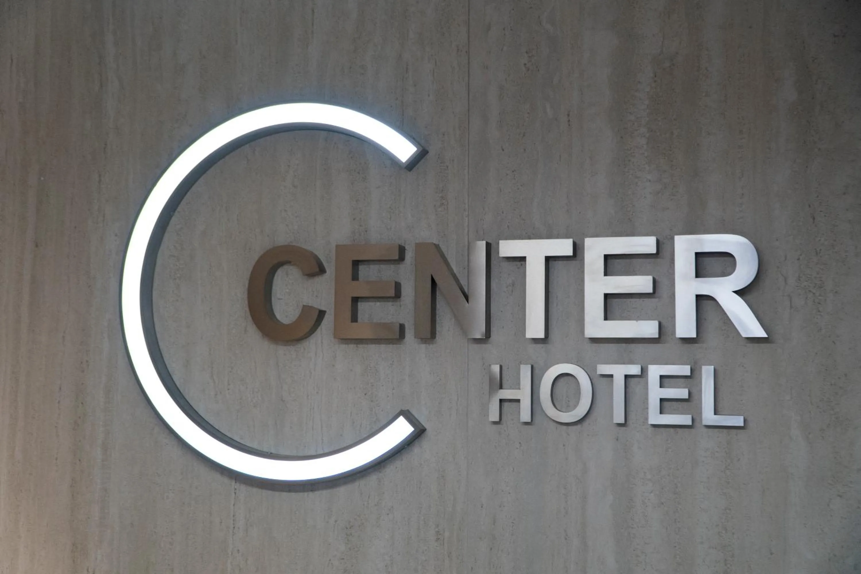 Logo/Certificate/Sign in Center Hotel