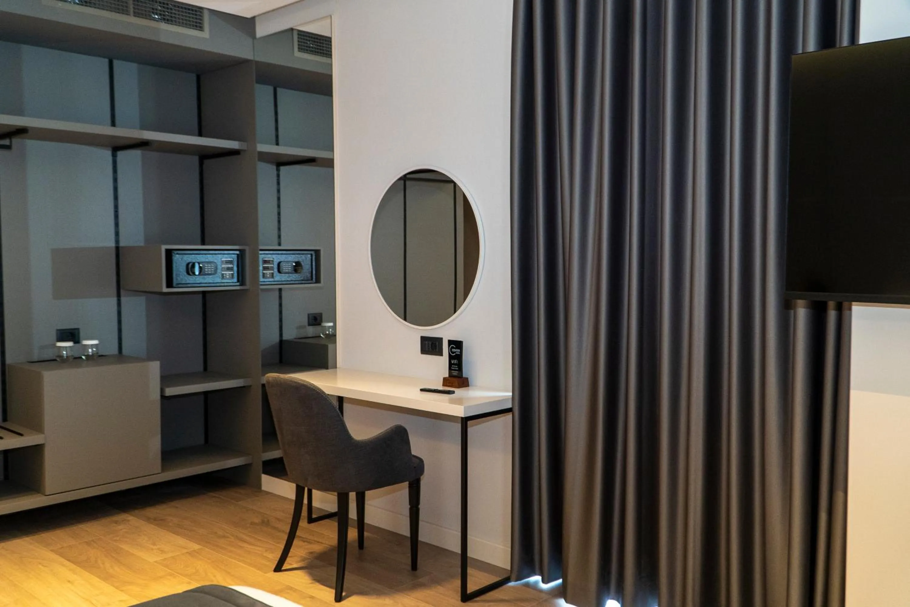 TV and multimedia in Center Hotel