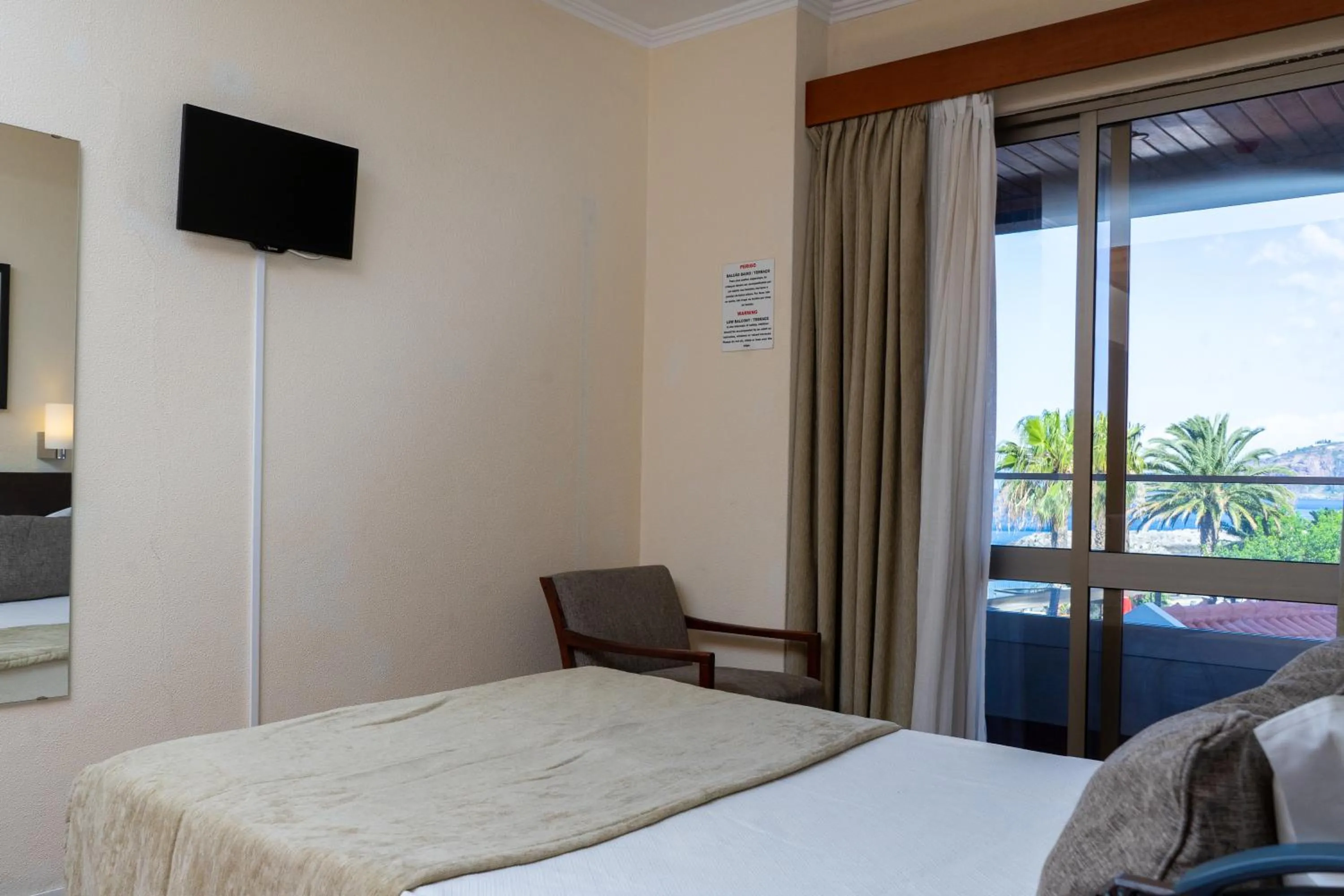 Bed in Flag Hotel Madeira - Ribeira Brava