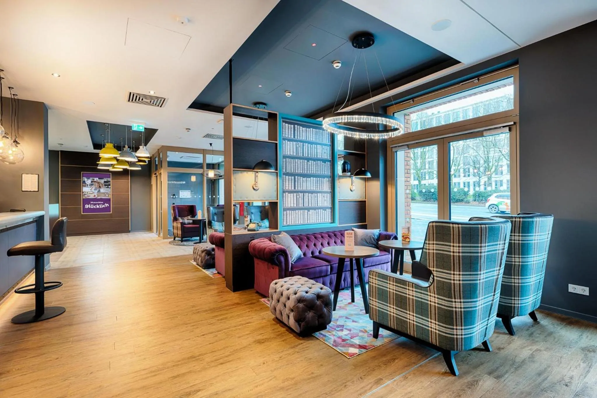 Lobby or reception in Premier Inn Wiesbaden City Centre
