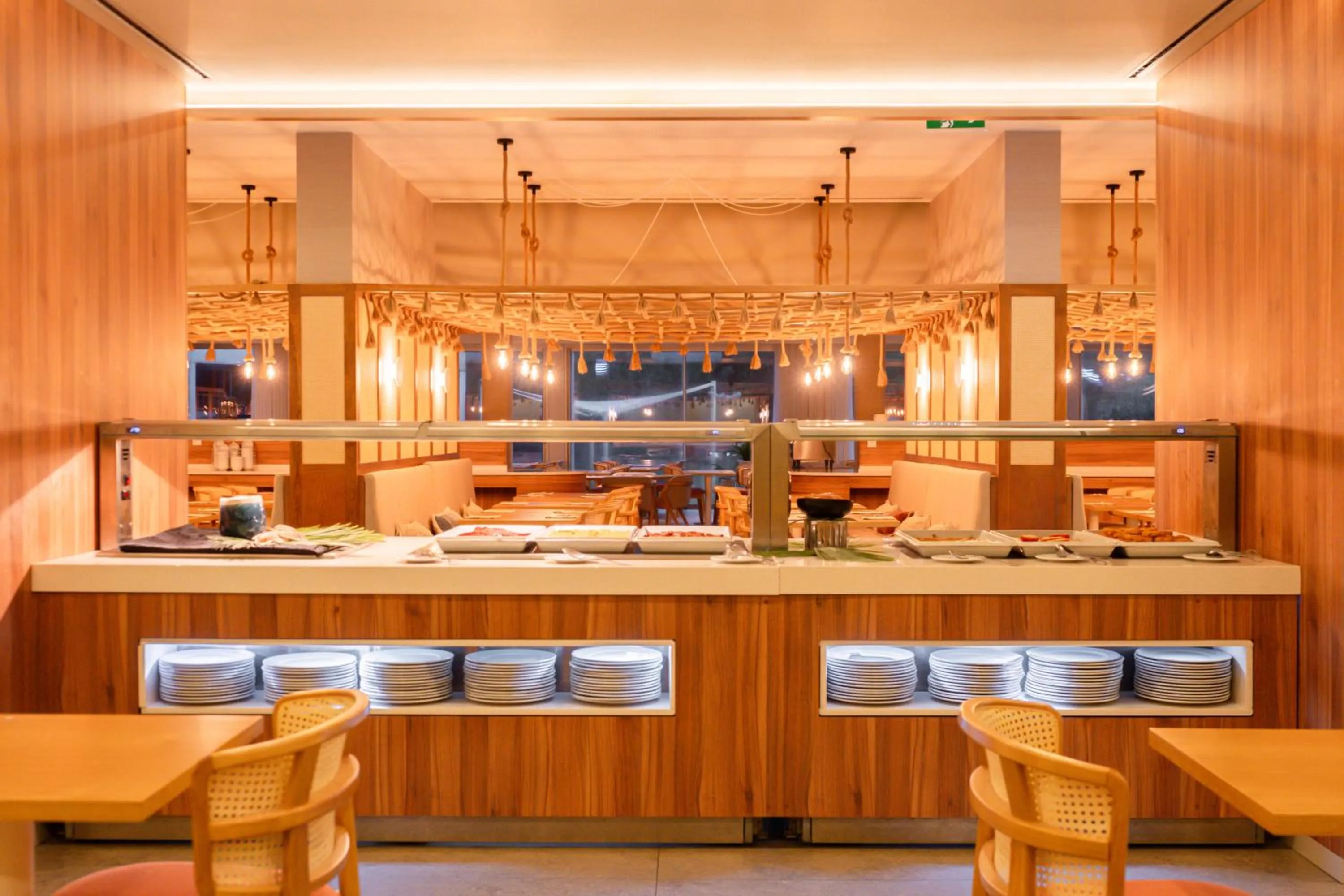 Restaurant/places to eat in Aqualuz Troia Mar by The Editory