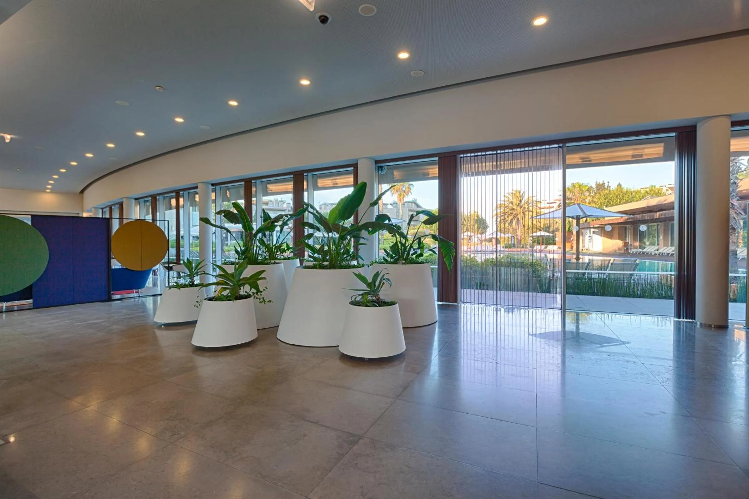Lobby or reception in Aqualuz Troia Mar by The Editory