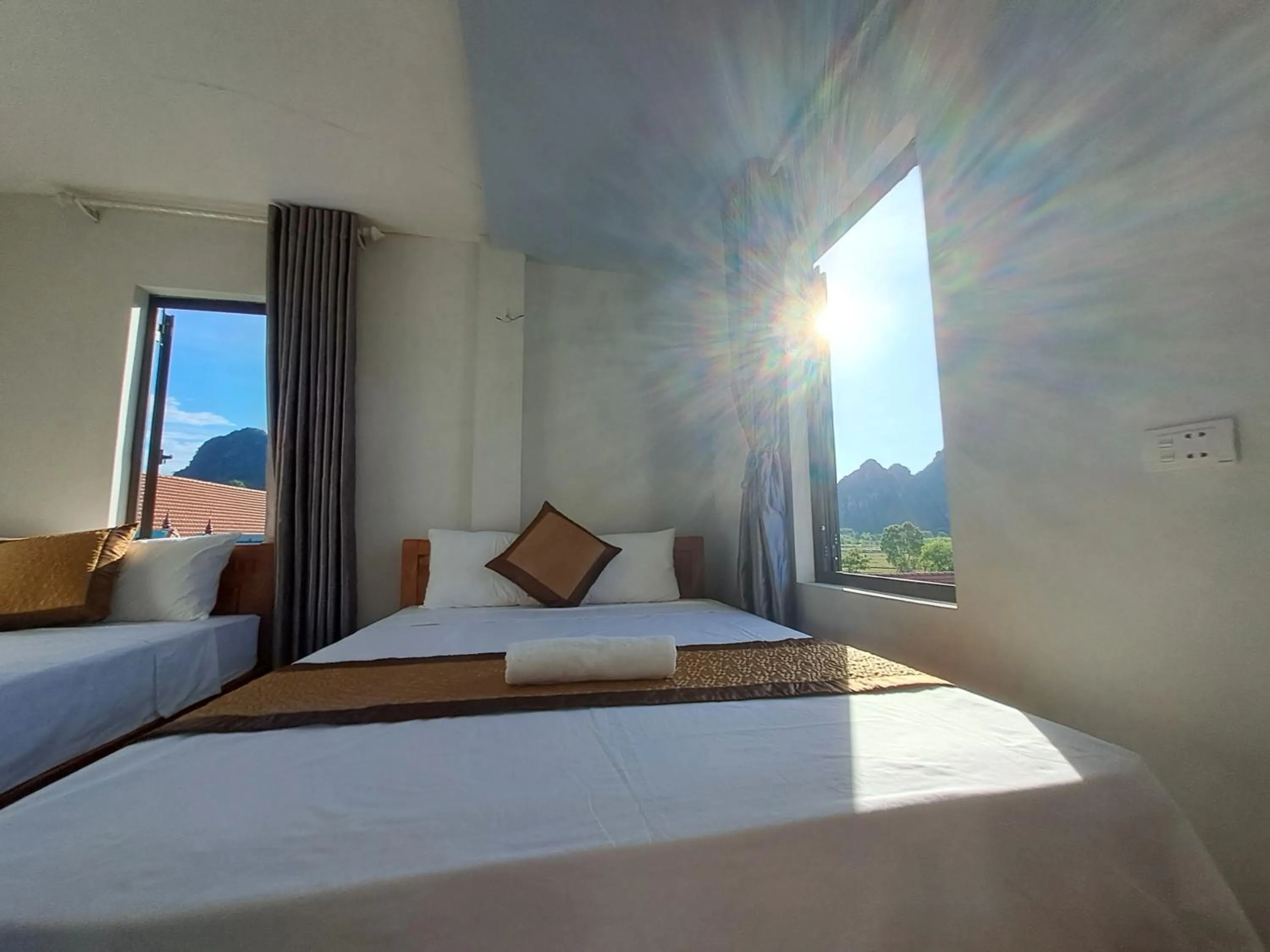 Mountain view, Bed in YoLo Pool Bar Villas & Garden Restaurant