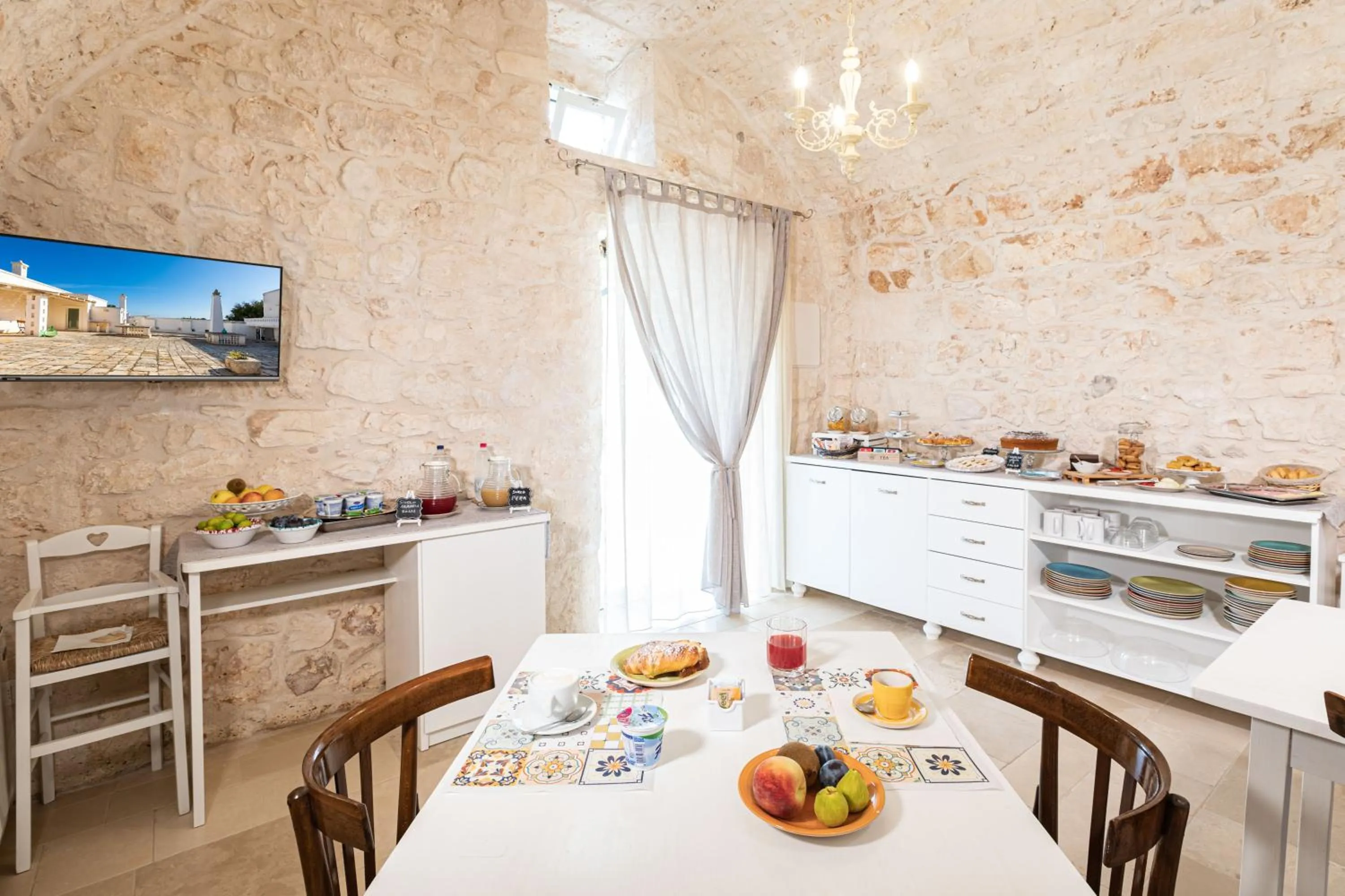 Buffet breakfast in Masseria Abadia Uno