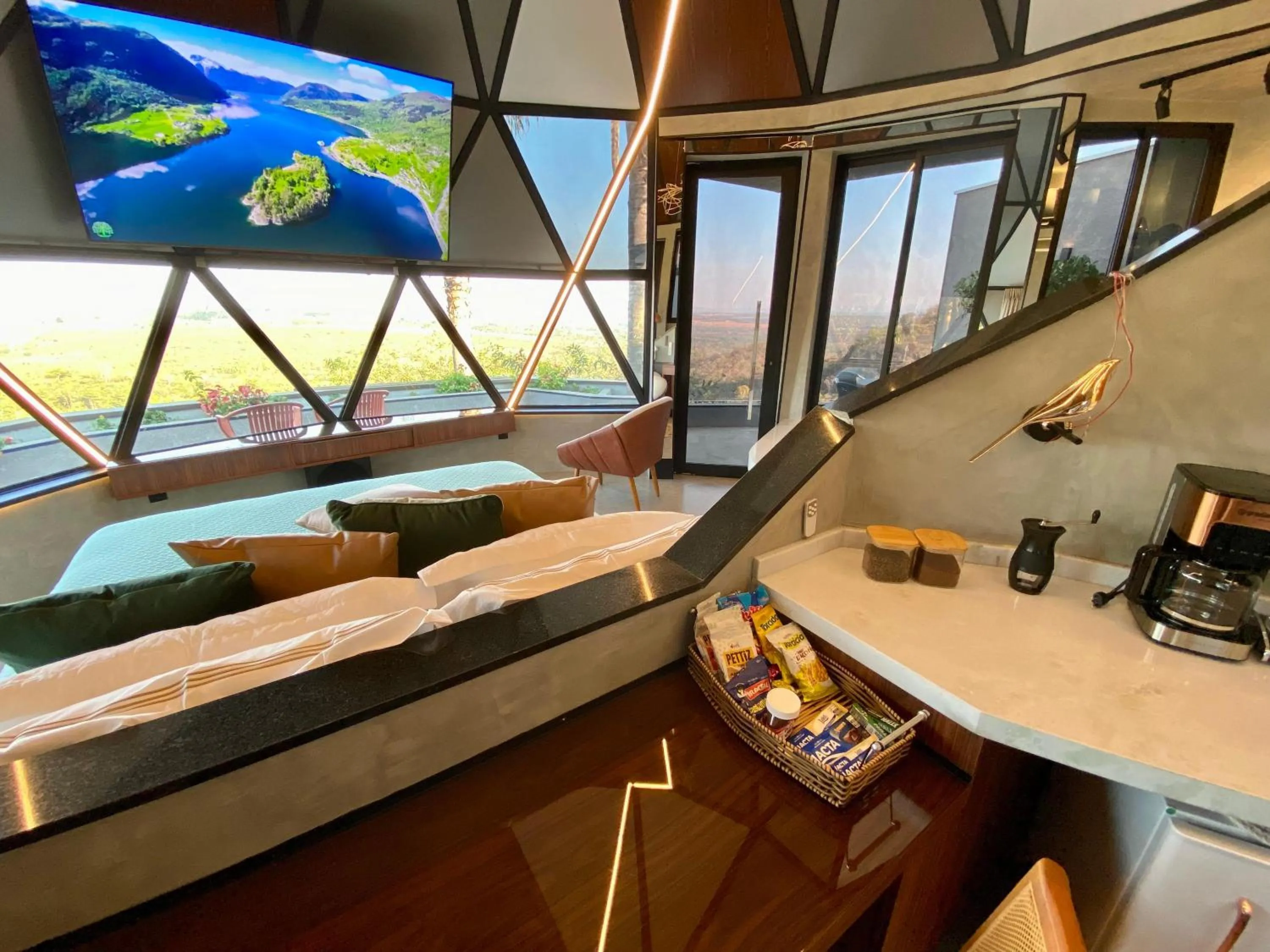 TV and multimedia in Mirante Pousada Boutique