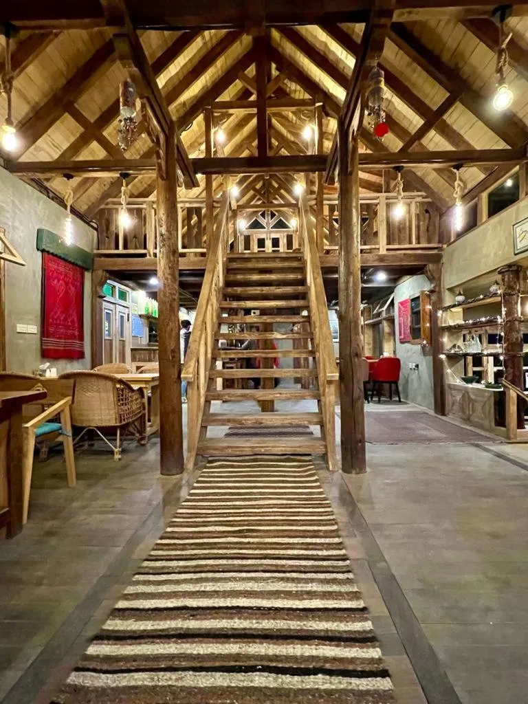 Restaurant/places to eat in The 2 Magpies, Hunza