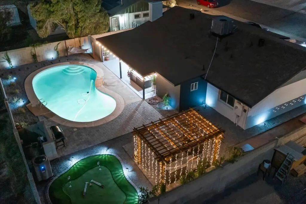 El Descanso in Meyer Park - Heated Pool