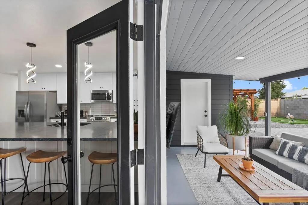 El Descanso in Meyer Park - Heated Pool