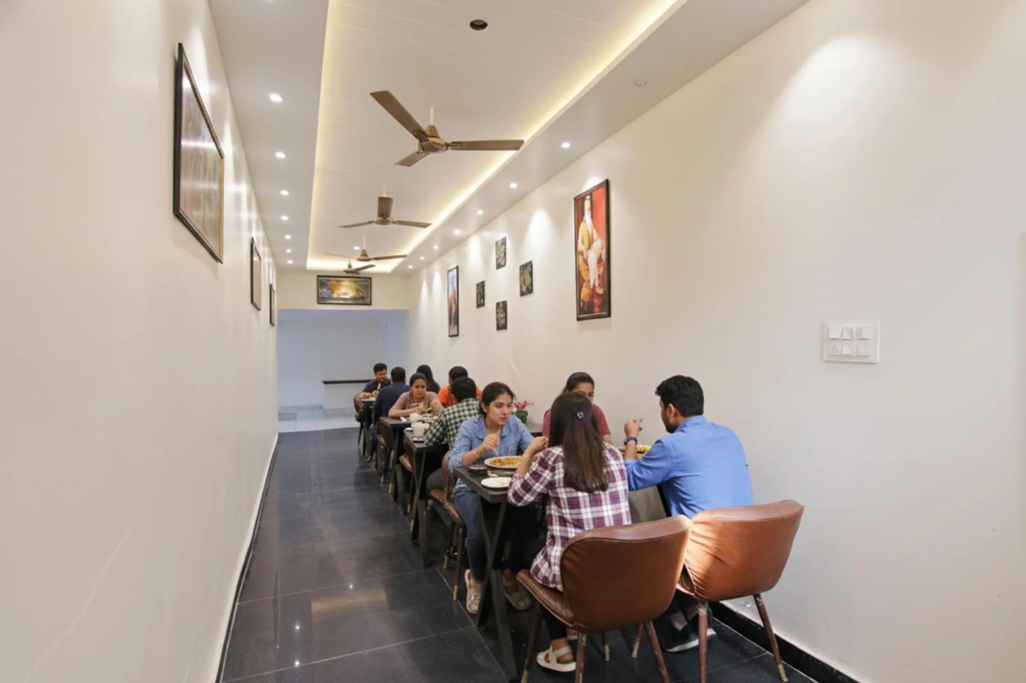 Restaurant/places to eat in FabHotel Punjab Pride - Near Golden temple