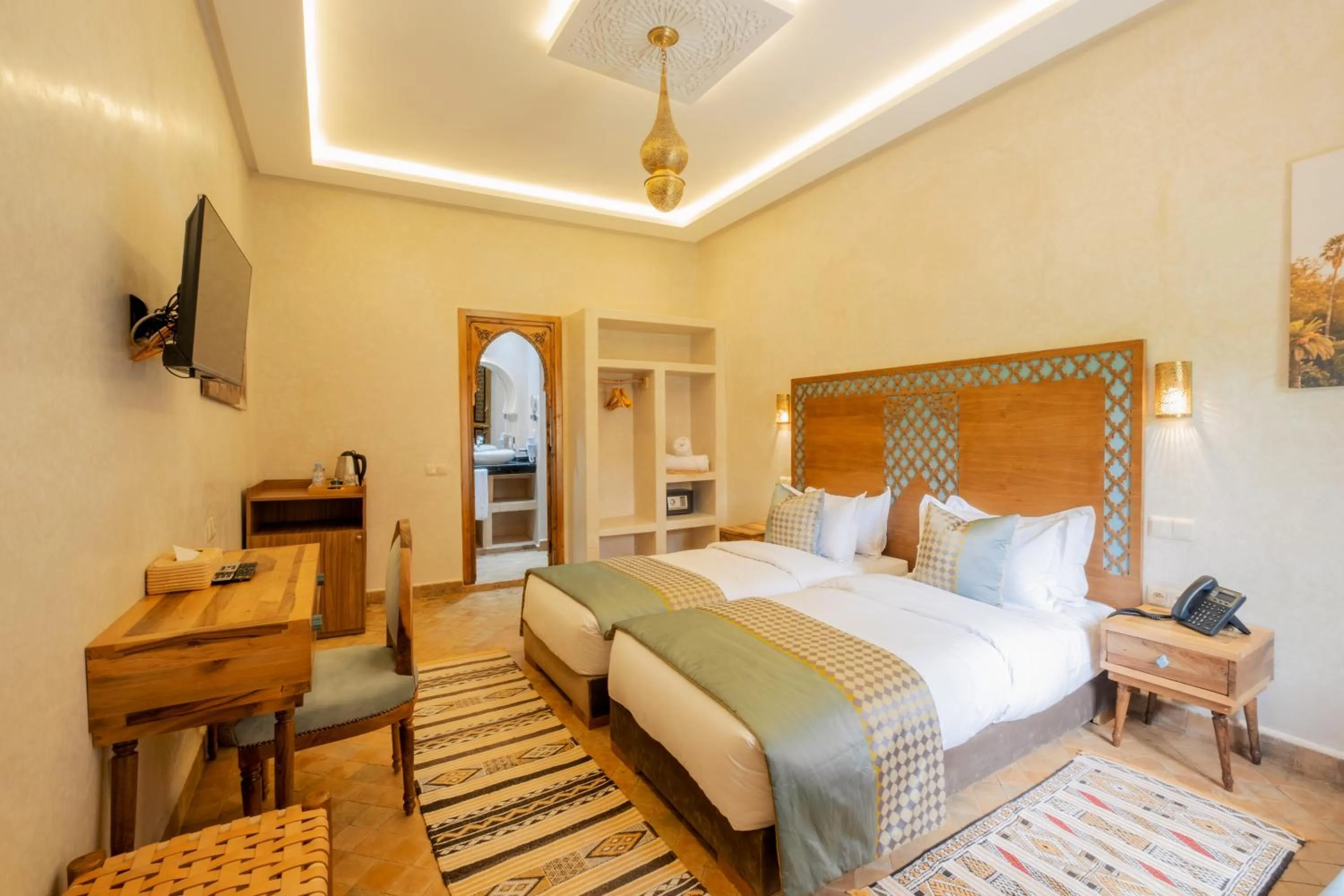 Photo of the whole room, Bed in Le Palais Averroes - Adults Only