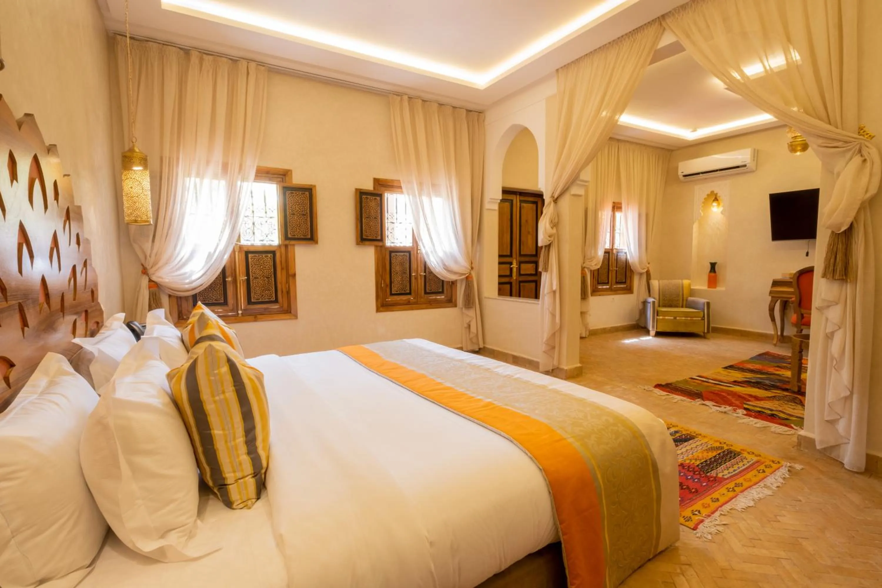 Bed in Le Palais Averroes - Adults Only