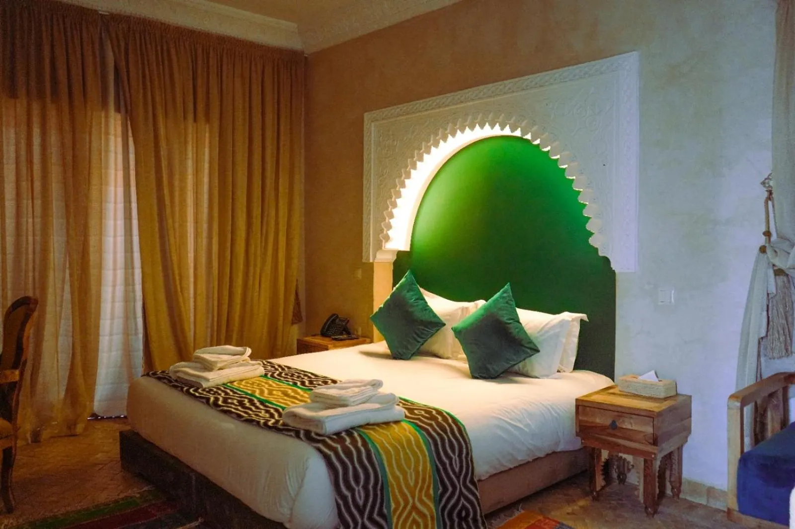 Bed in Le Palais Averroes - Adults Only