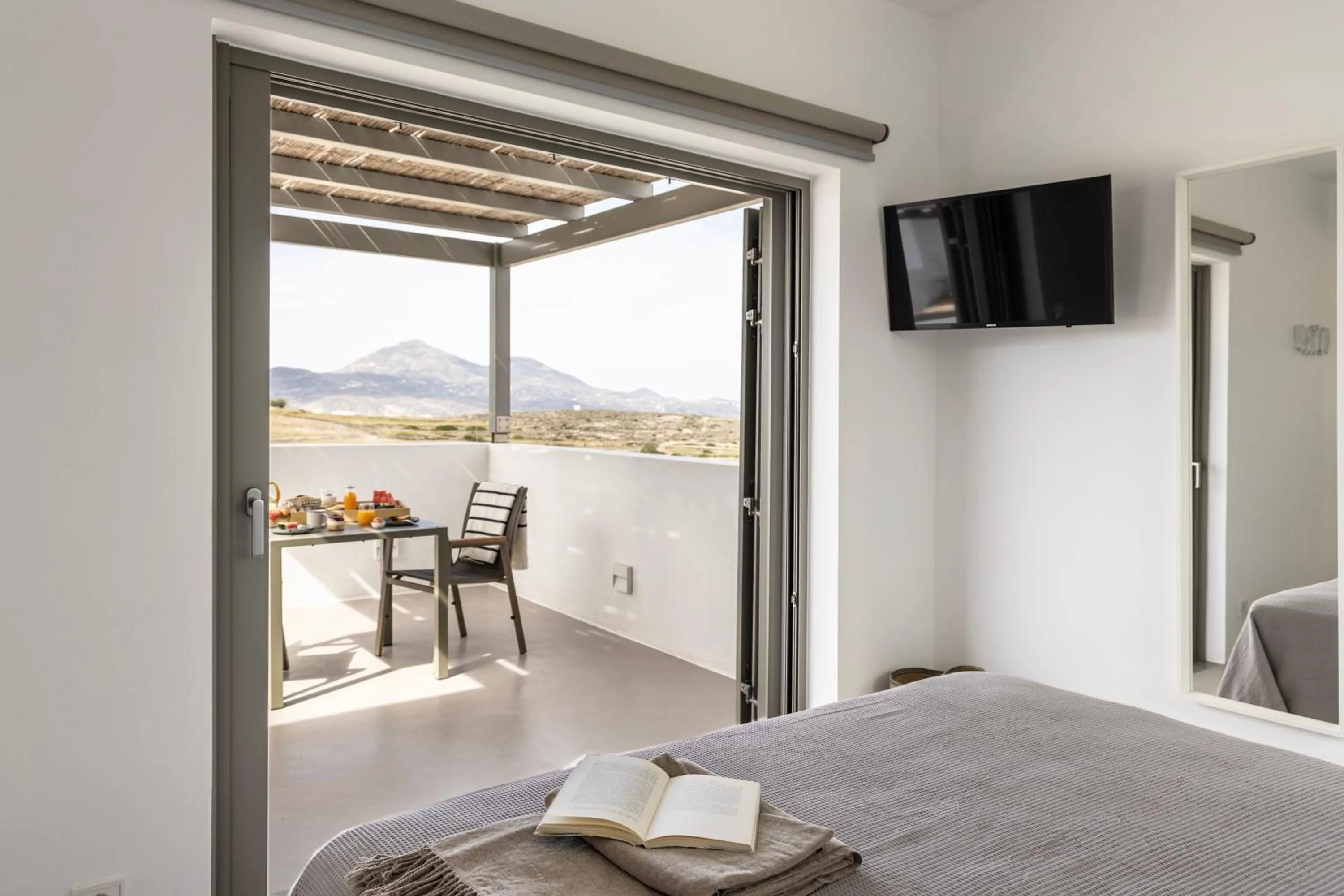 Bed in Korfi de Milo