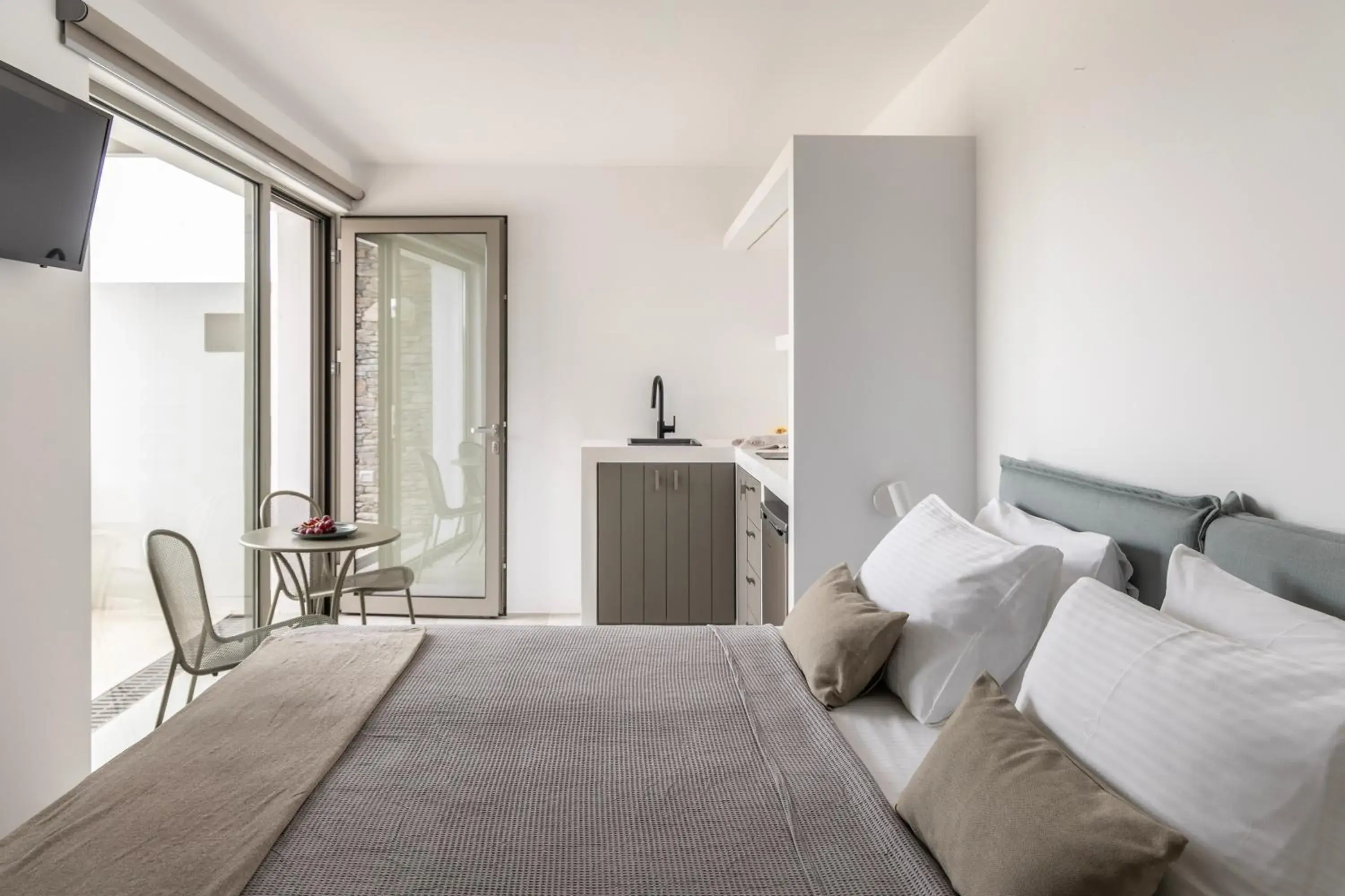 Superior Suite in Korfi de Milo Superior Suite in Korfi de Milo