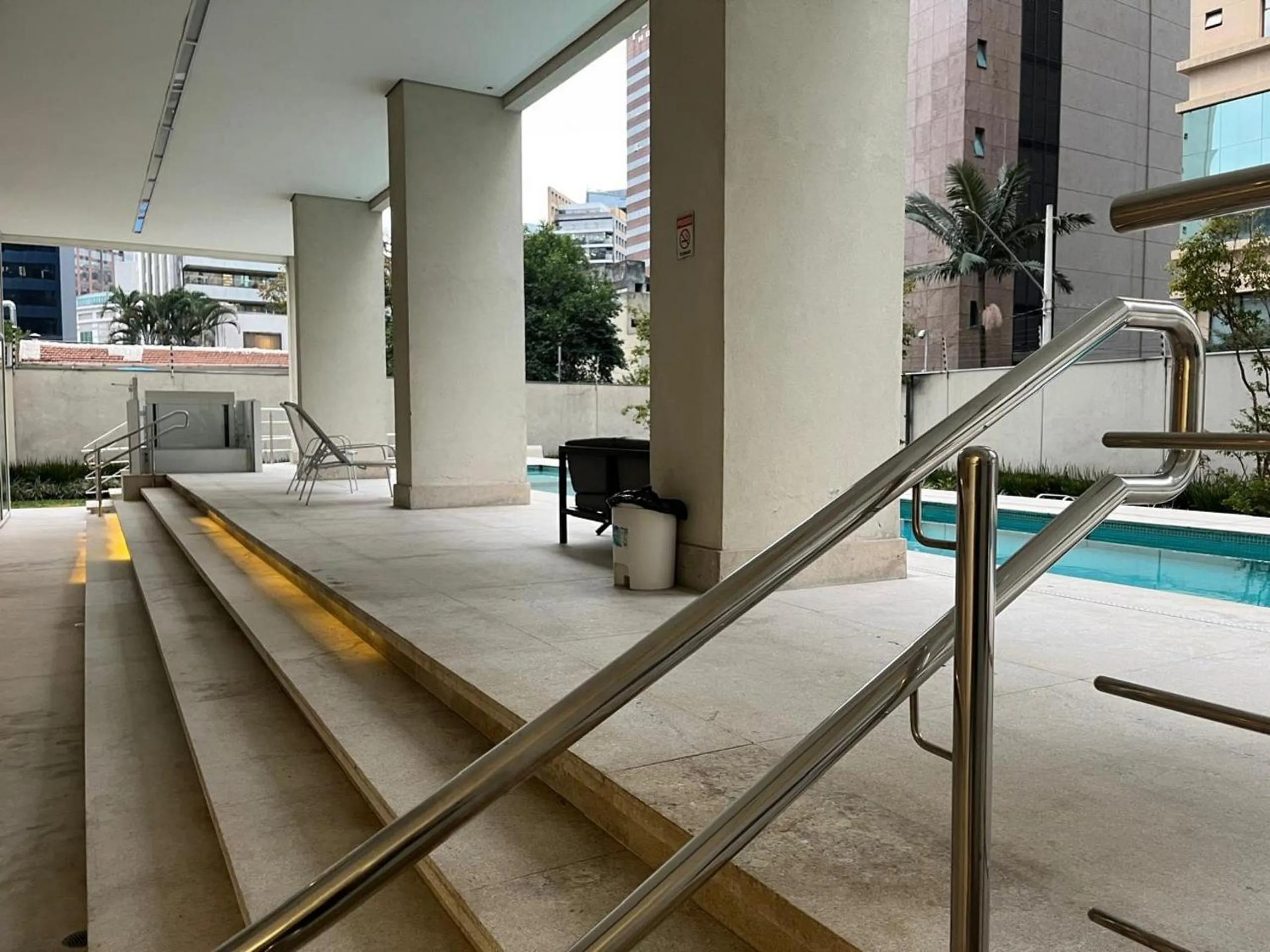 Pool view in Elegance Suítes Carvalho