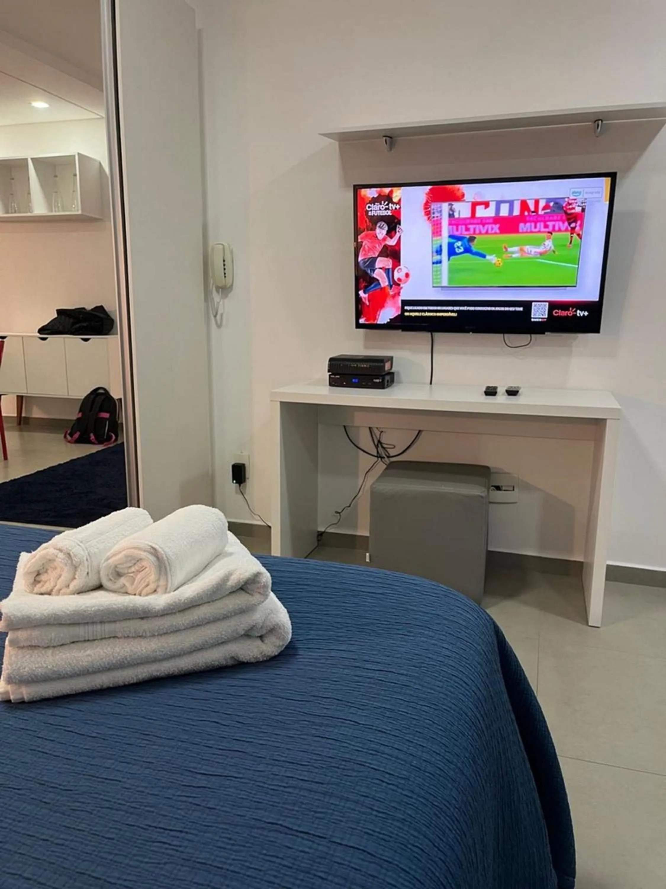 Bed in Elegance Suítes Carvalho