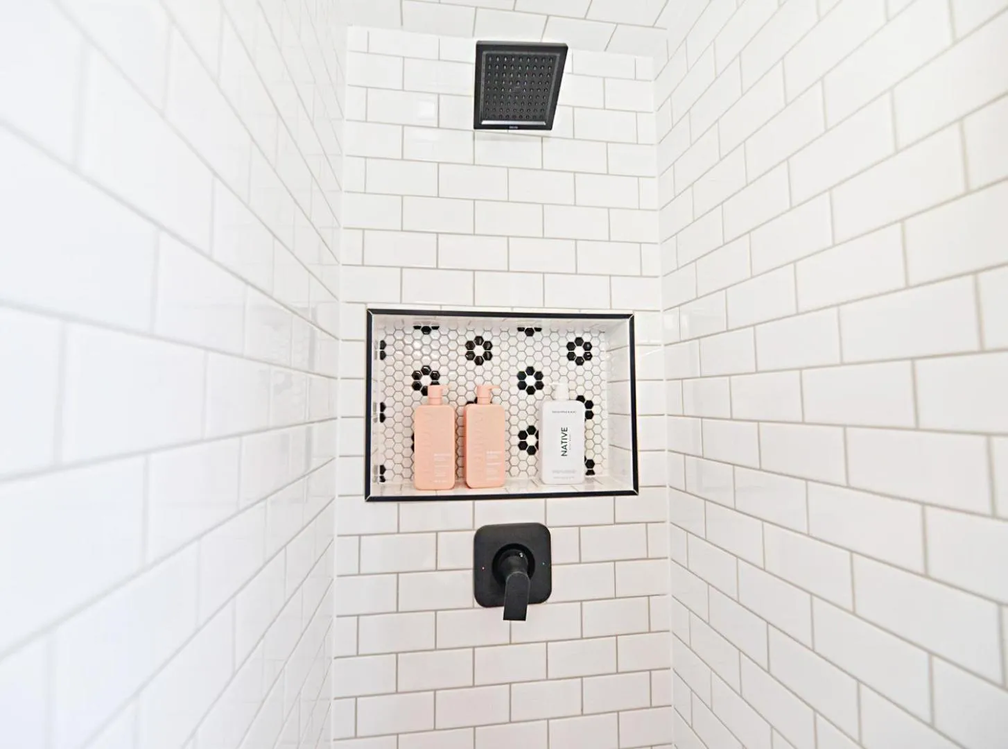 Shower in Lakefront Honeymoon Bay Studio Cottage