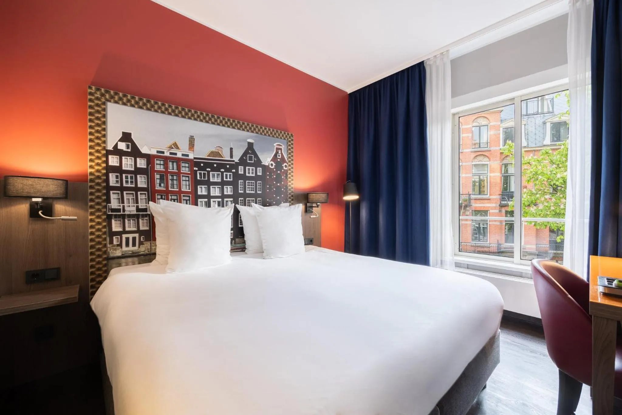Photo of the whole room, Bed in Leonardo Hotel Amsterdam City Center