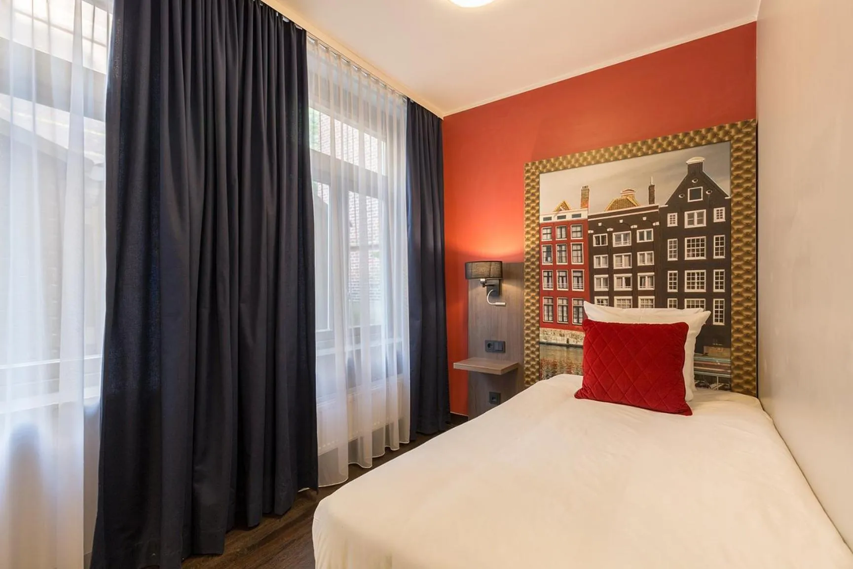 Photo of the whole room, Bed in Leonardo Hotel Amsterdam City Center