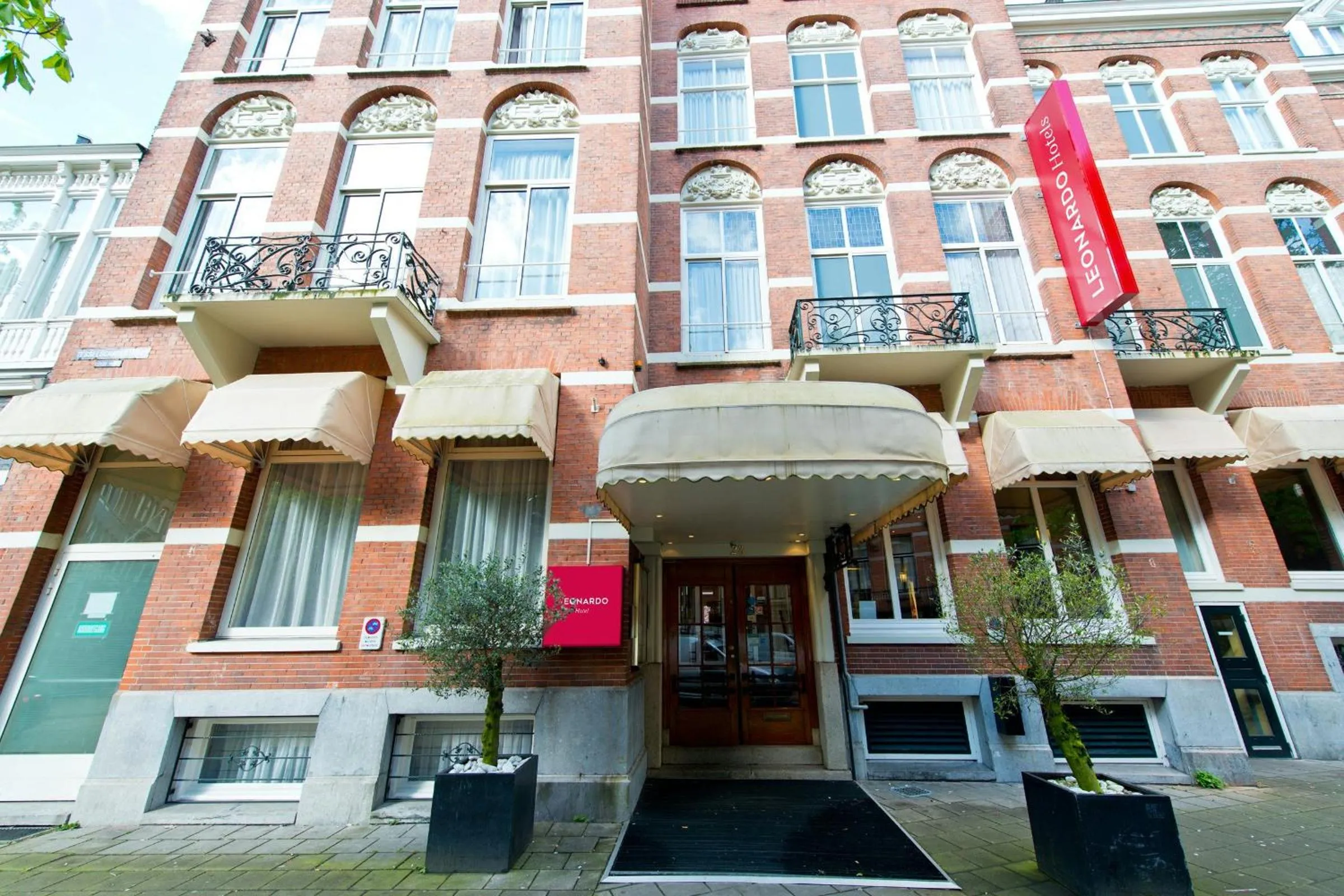 Property building in Leonardo Hotel Amsterdam City Center