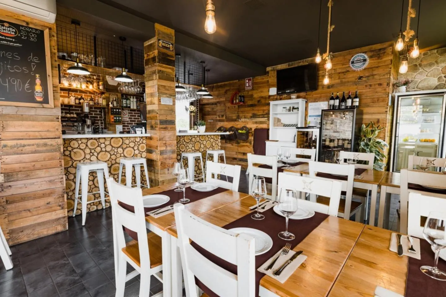 Restaurant/places to eat in O Lar de Pereiras