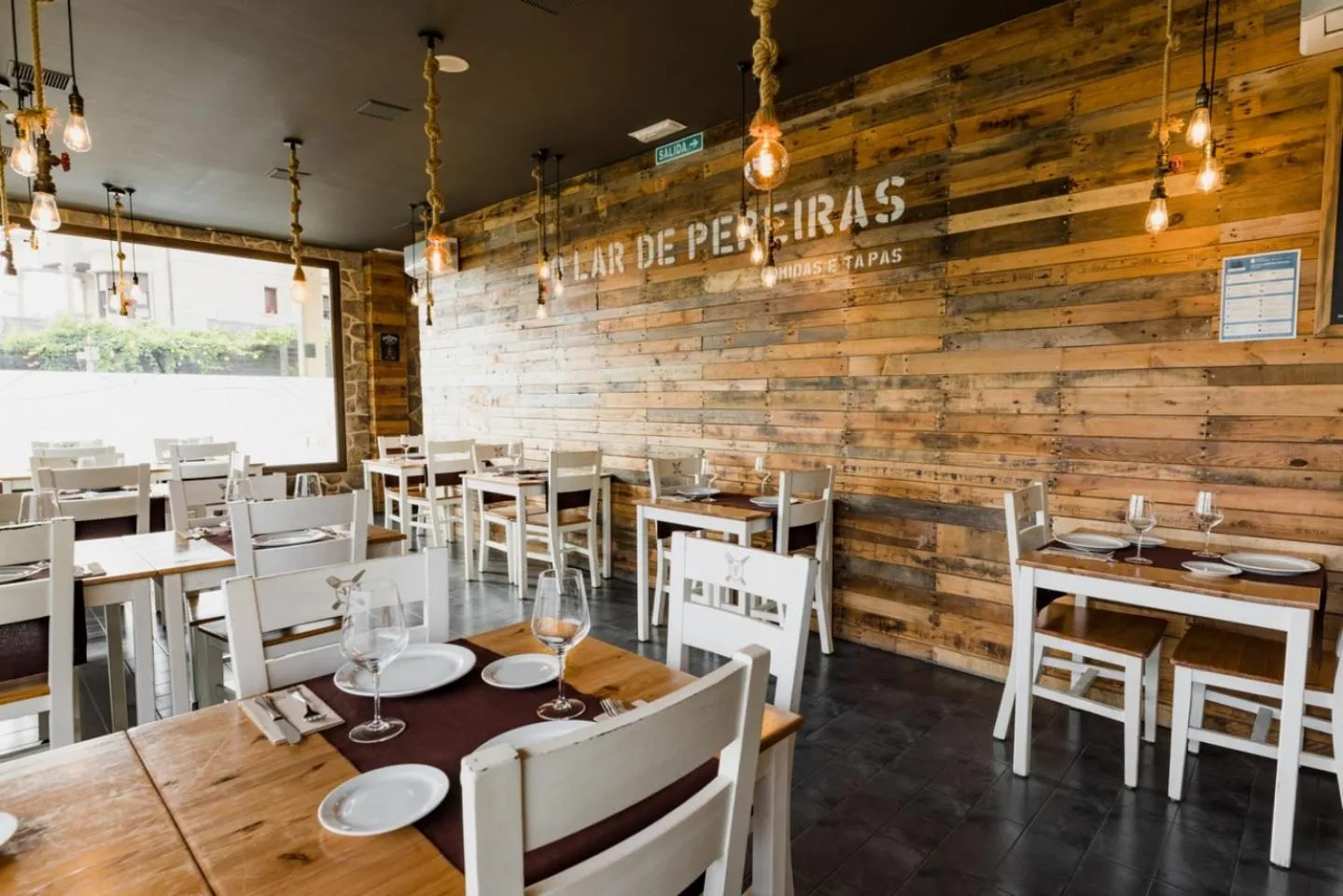 Restaurant/places to eat in O Lar de Pereiras