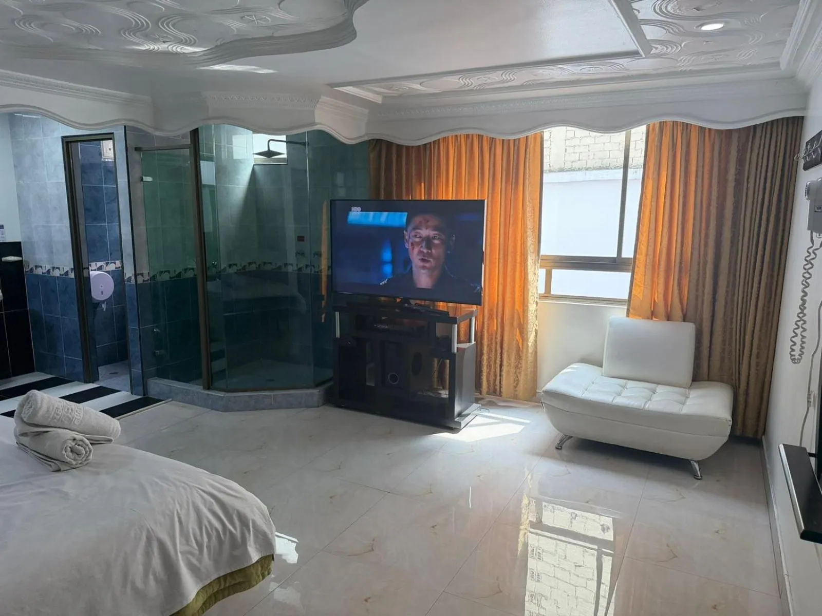 TV and multimedia, Bed in Hotel Bosque Chapinero