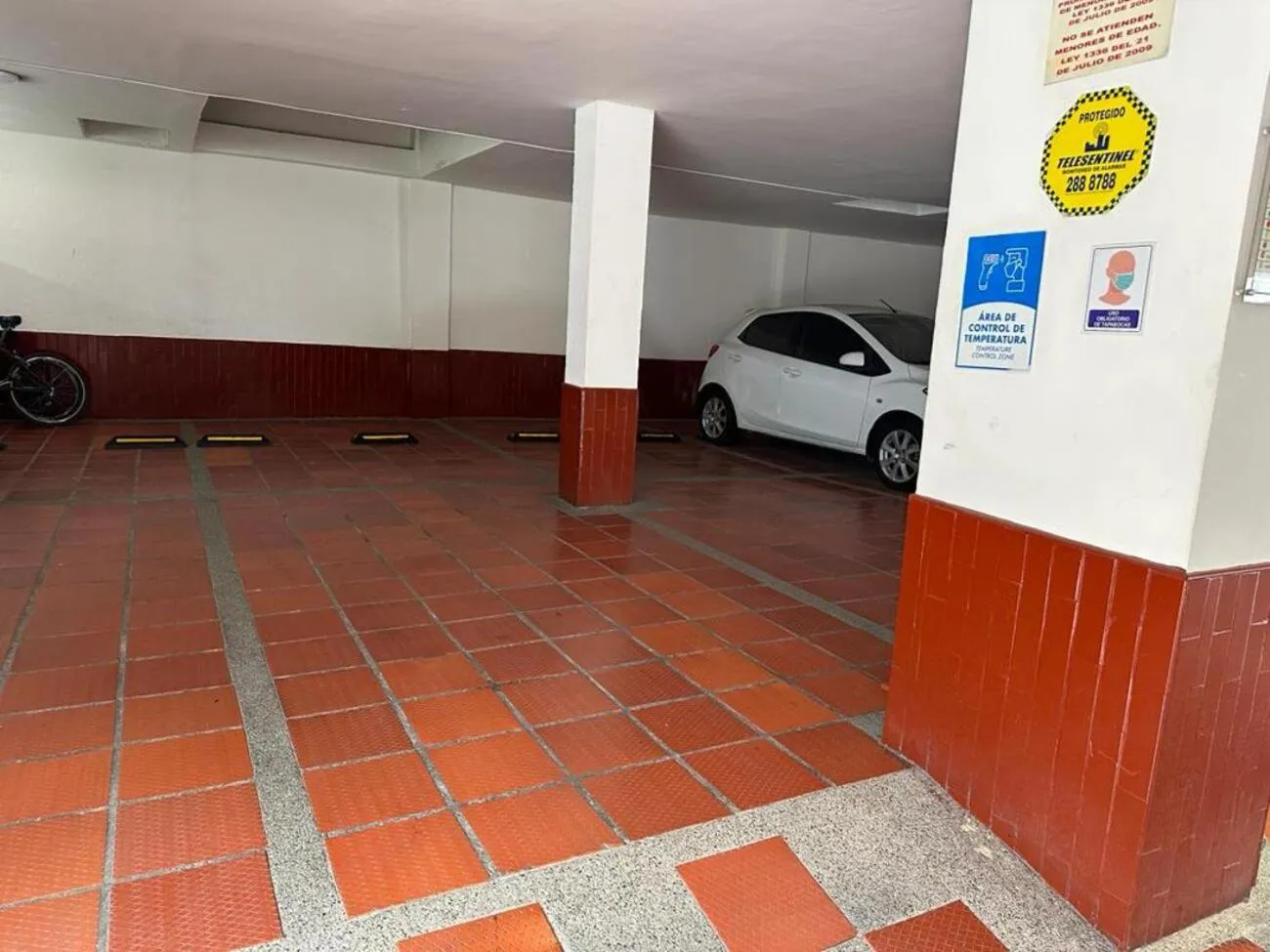 Parking in Hotel Bosque Chapinero