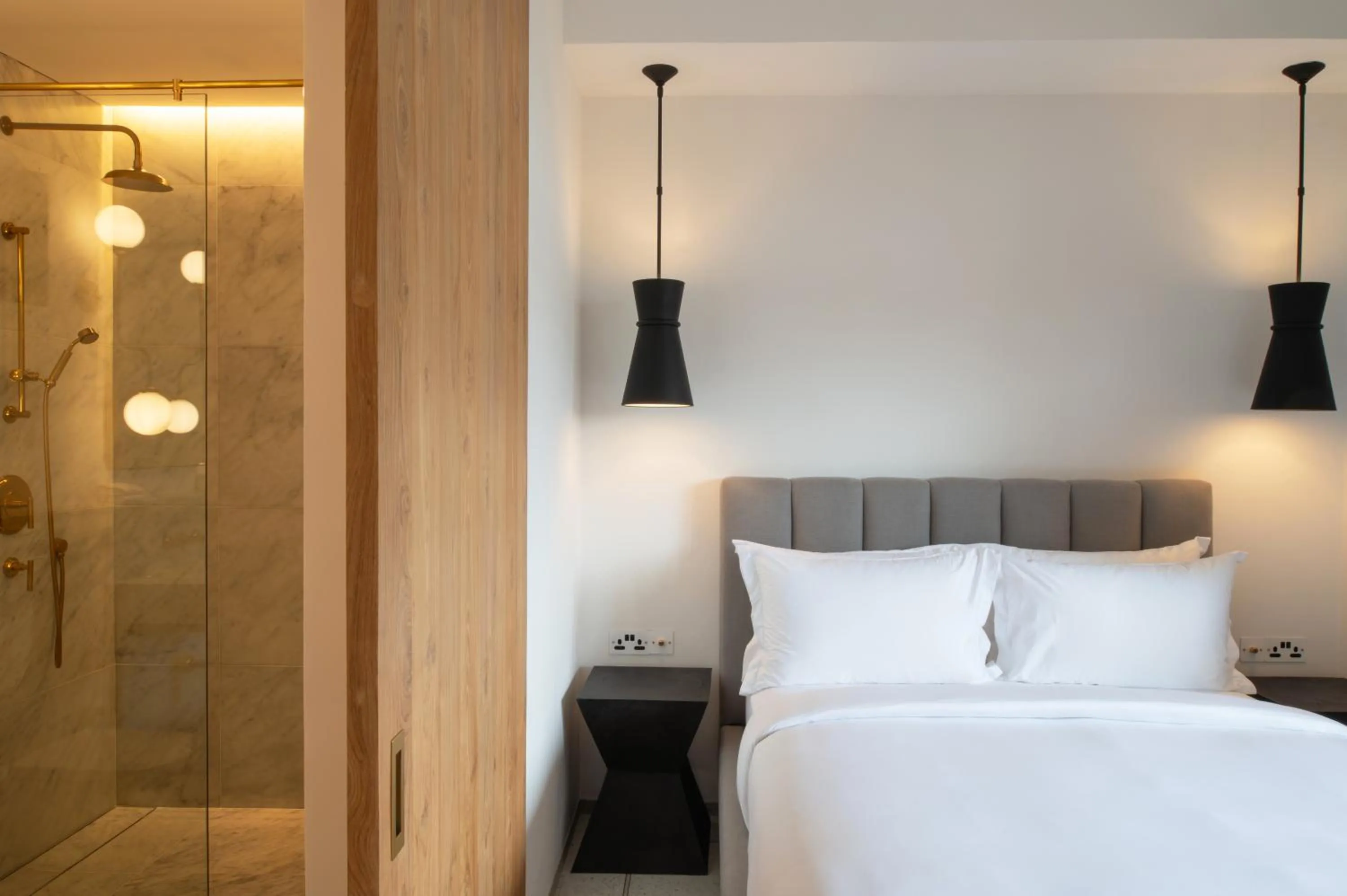 Bed in The Charleston