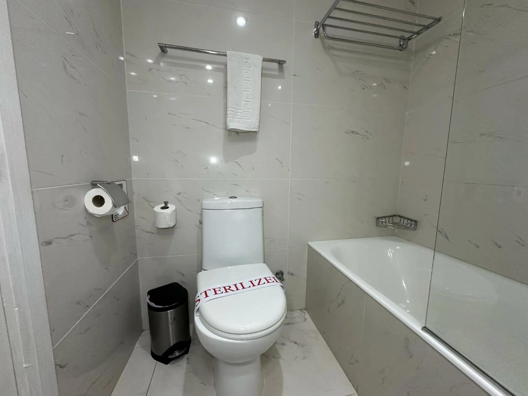 Toilet in Napa Jay Hotel