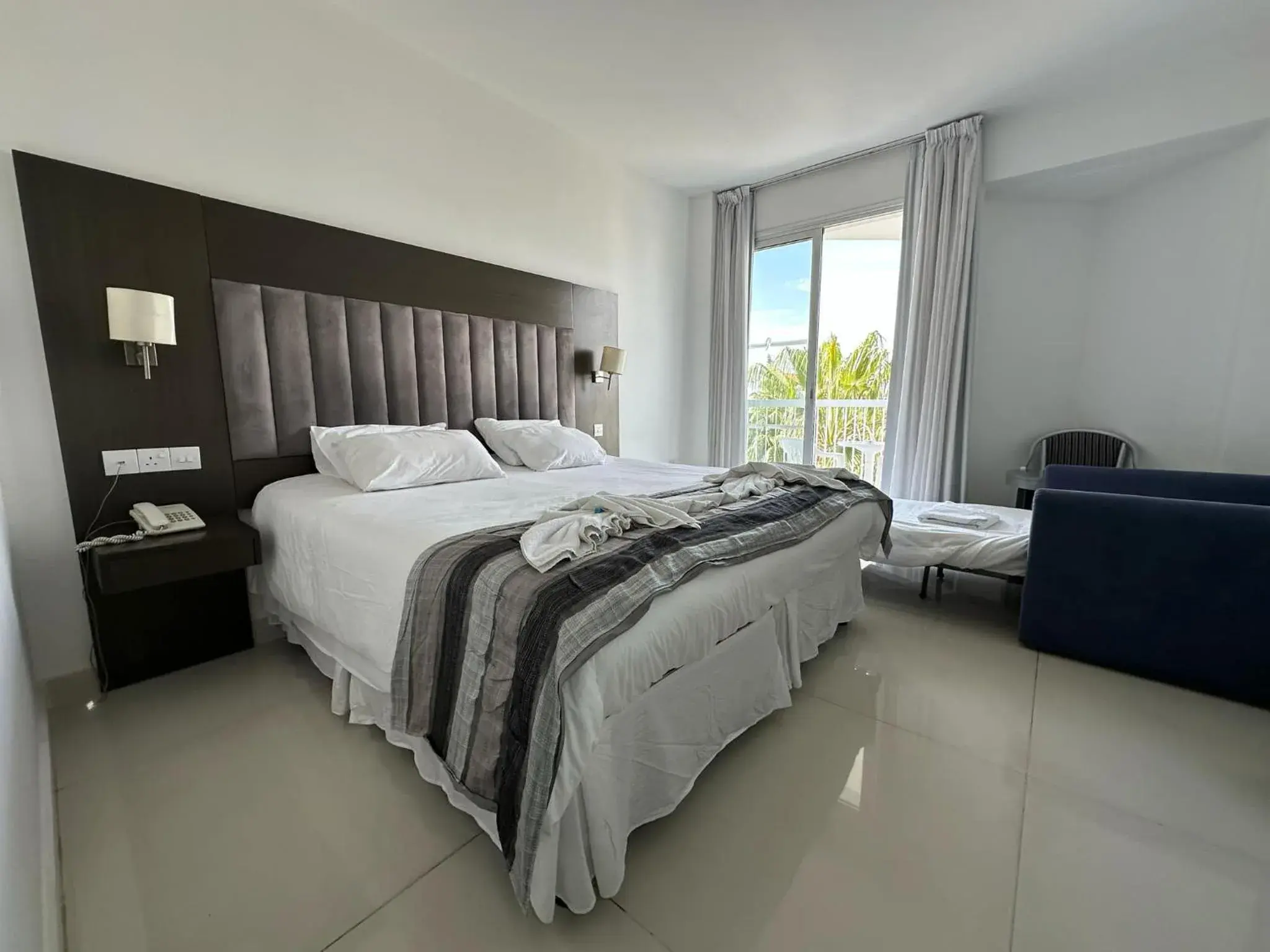 Triple Room in Napa Jay Hotel Triple Room in Napa Jay Hotel