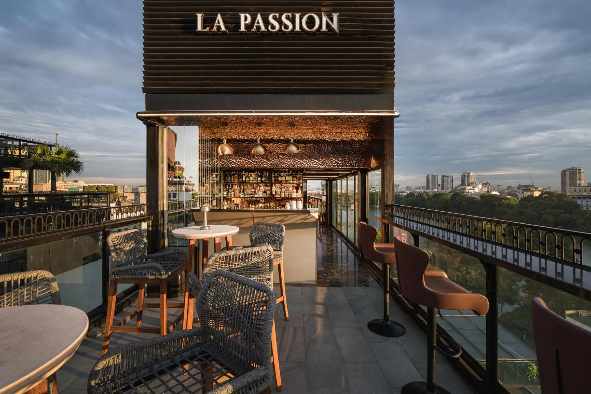 Lounge or bar in La Passion Premium Cau Go