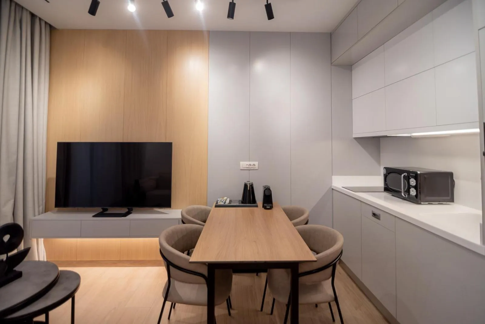 TV and multimedia in Contessa Bianca Luxury Suites