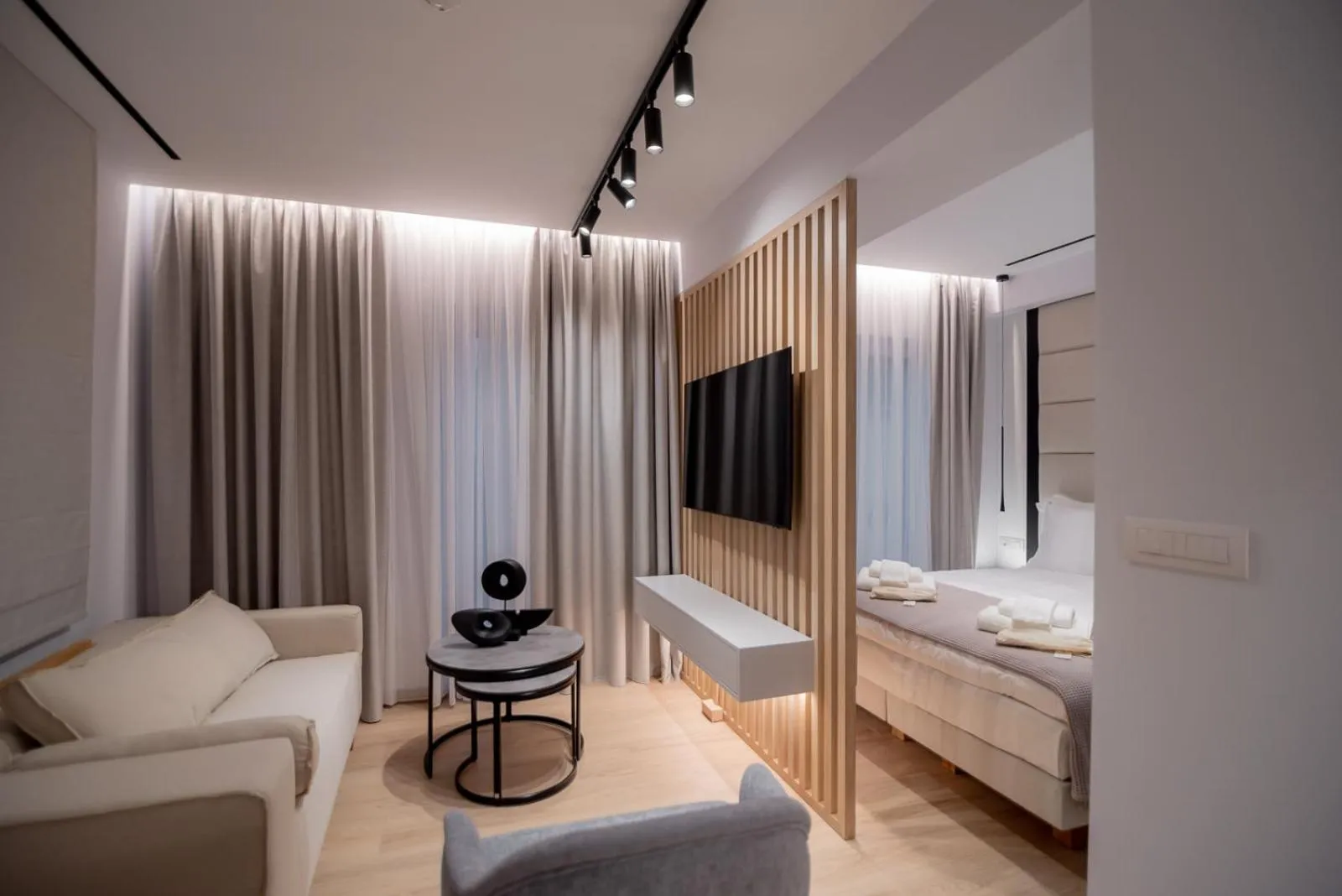 Living room, Bed in Contessa Bianca Luxury Suites