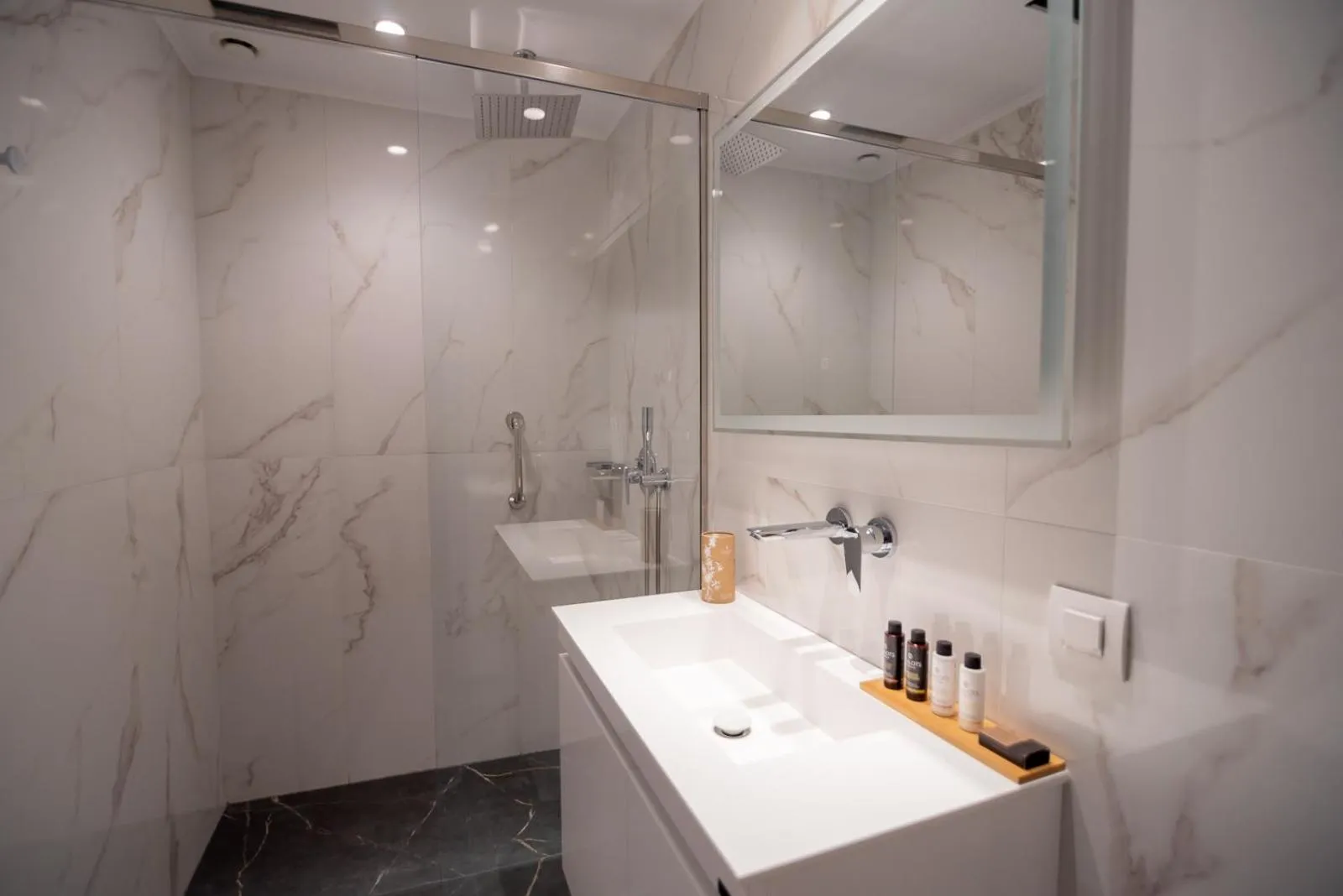 Shower in Contessa Bianca Luxury Suites