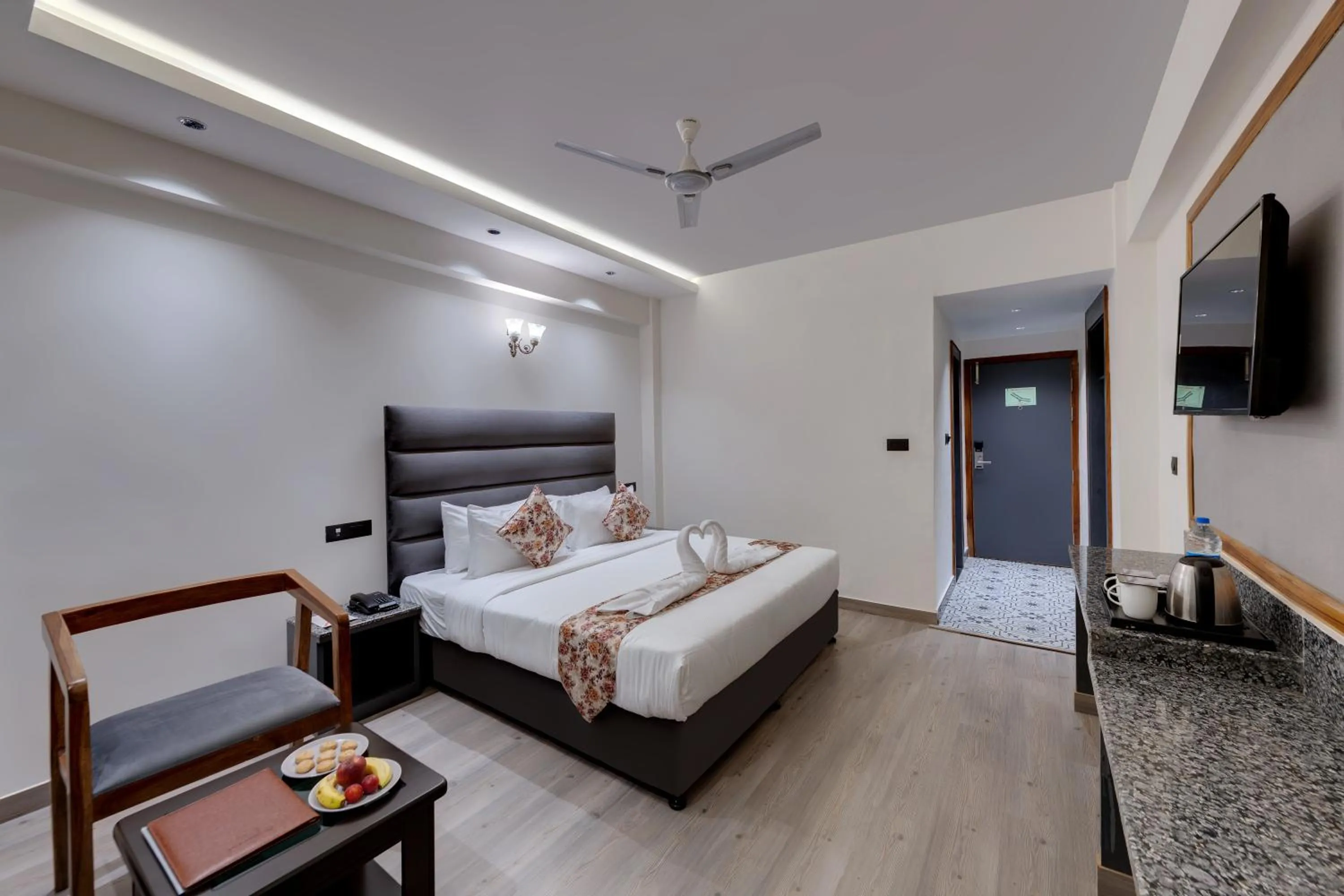 Bedroom, Bed in Click Sunburry Hotel Katra