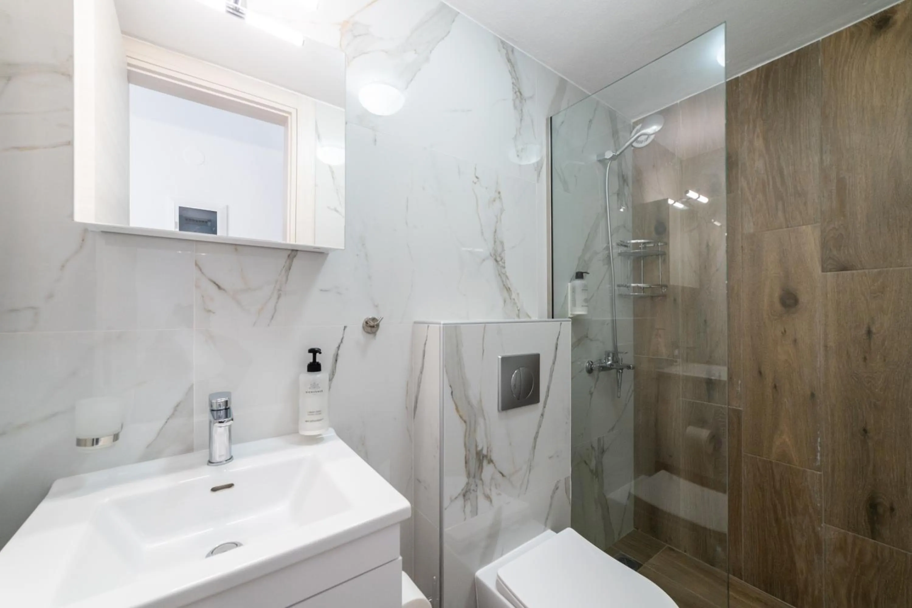 Shower in Argilos & Argilos Deluxe Residential Complexes