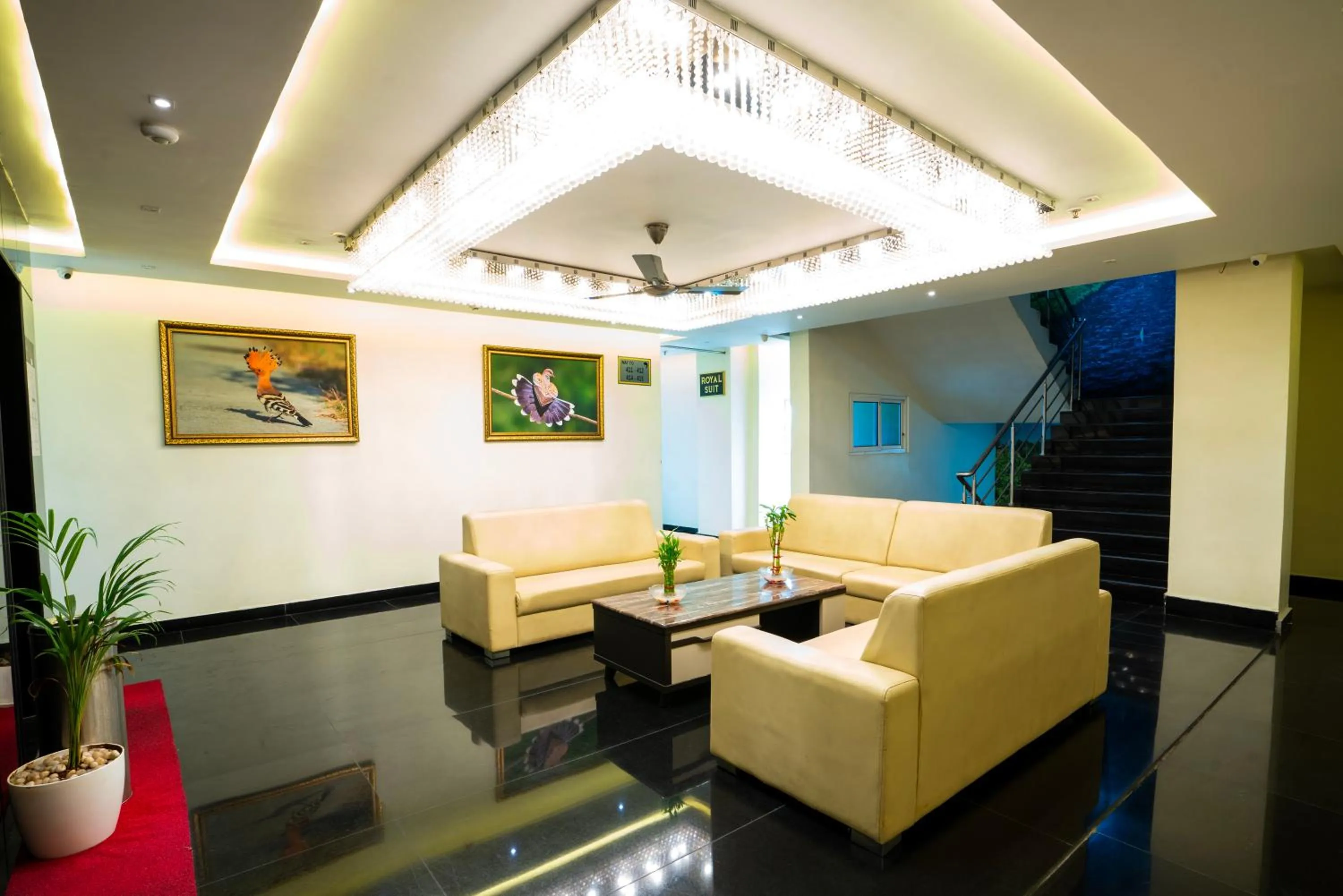 Communal lounge/ TV room in PARK SIGNATURE HOTELS - Royal Benza