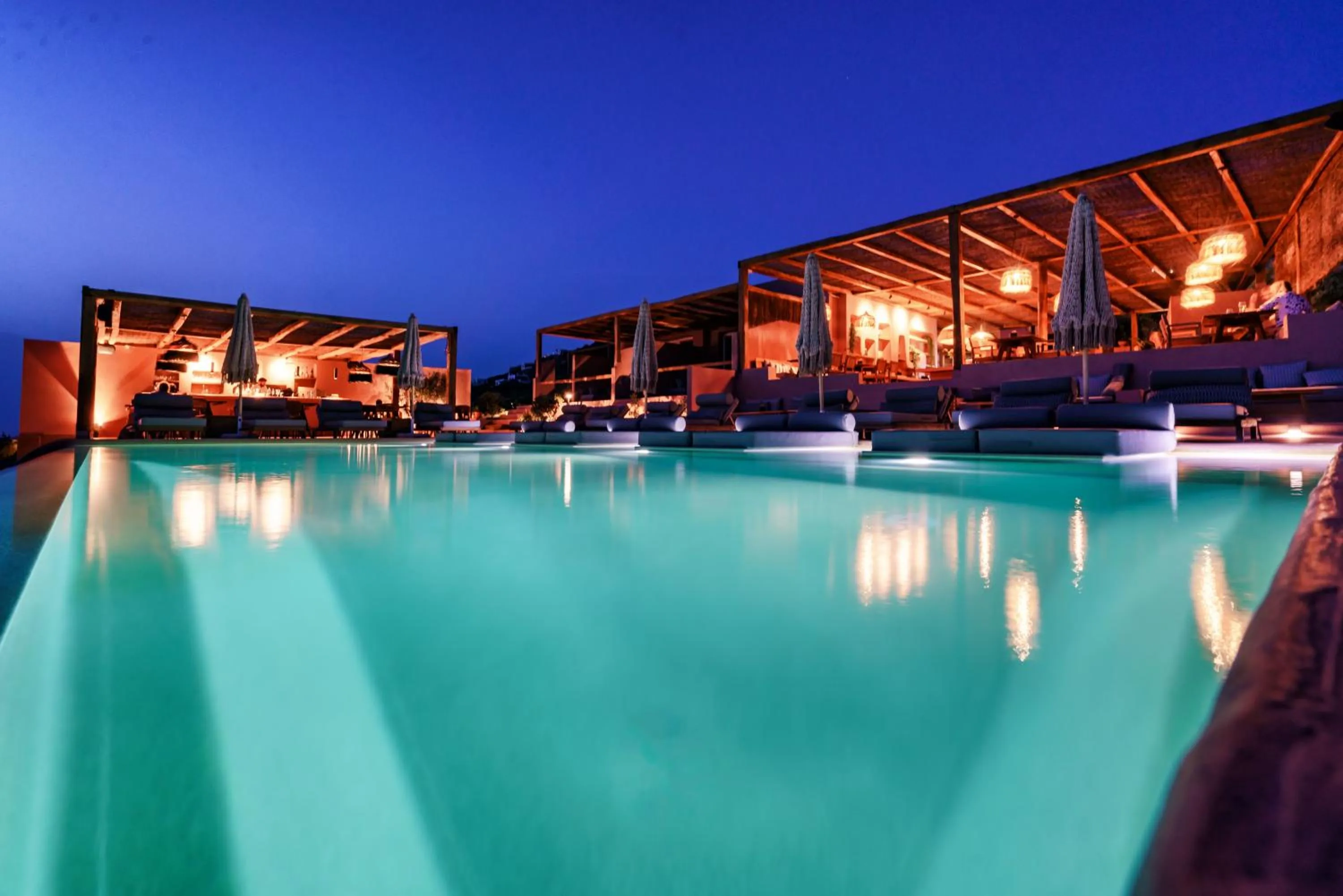 Swimming pool in Akre Hotel - Designed for Adults