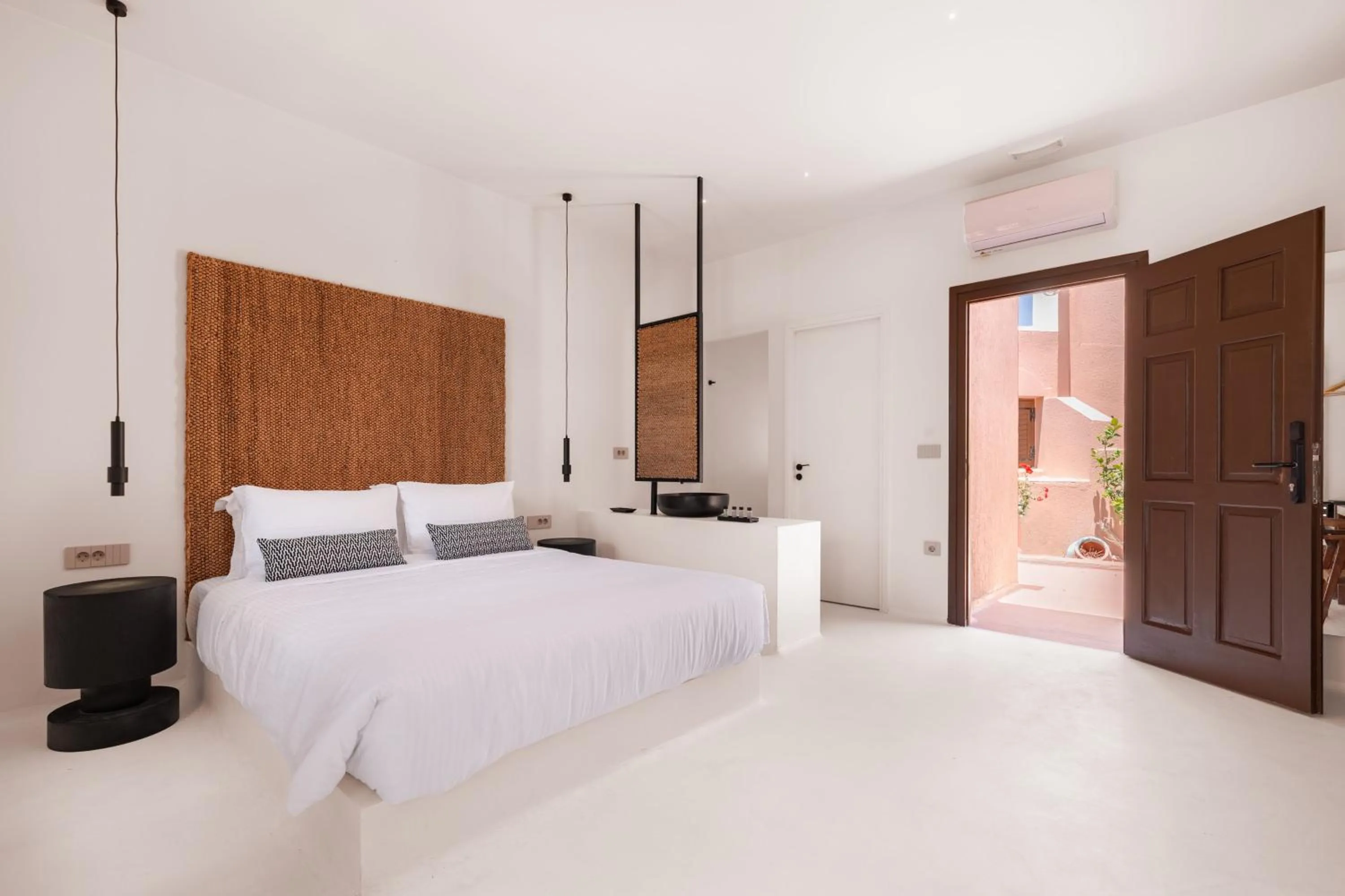 Bedroom, Bed in Akre Hotel - Designed for Adults