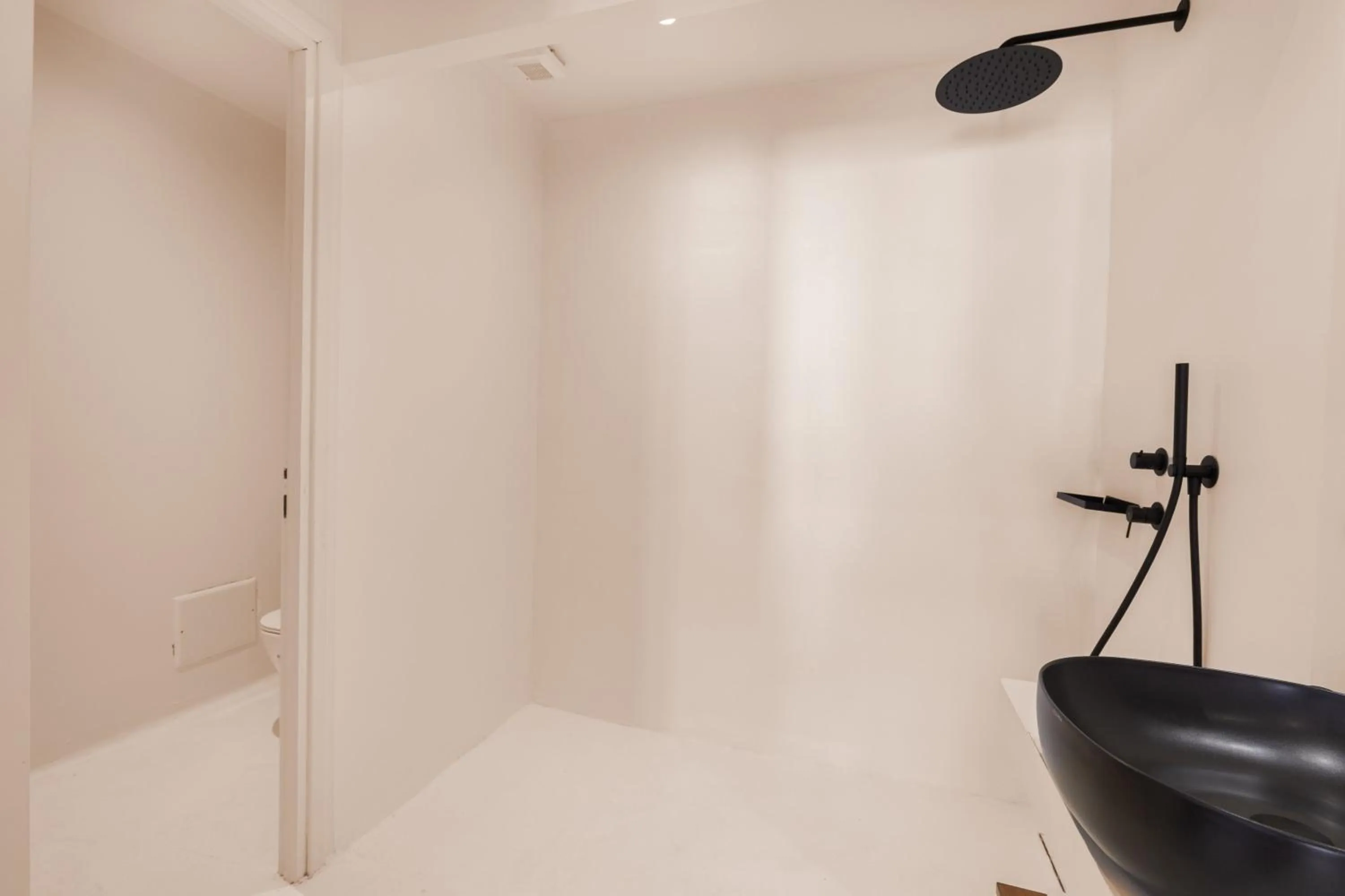 Shower in Akre Hotel - Designed for Adults