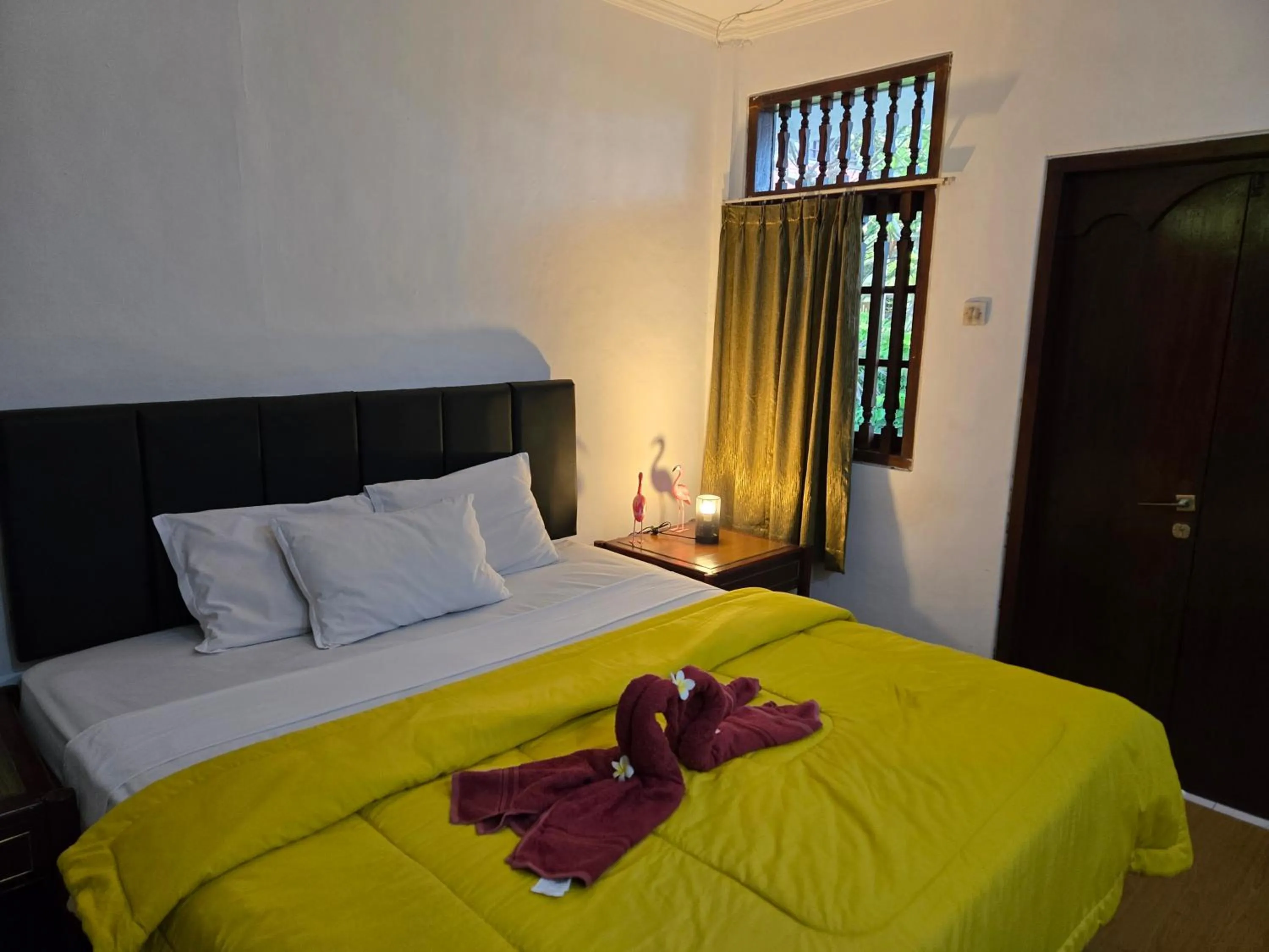 Bedroom, Bed in Berlian Inn Kuta Beach