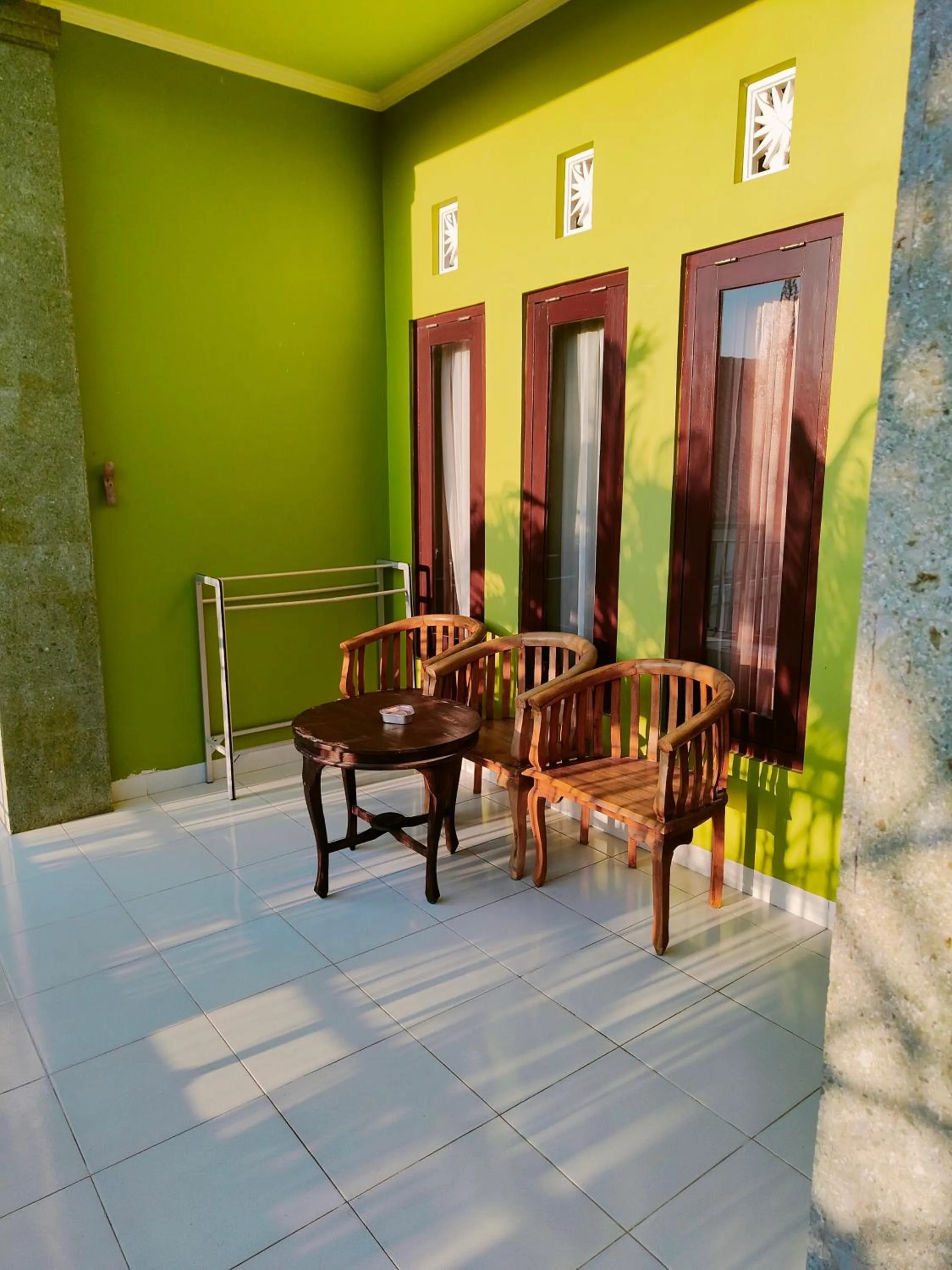 Balcony/Terrace in Berlian Inn Kuta Beach