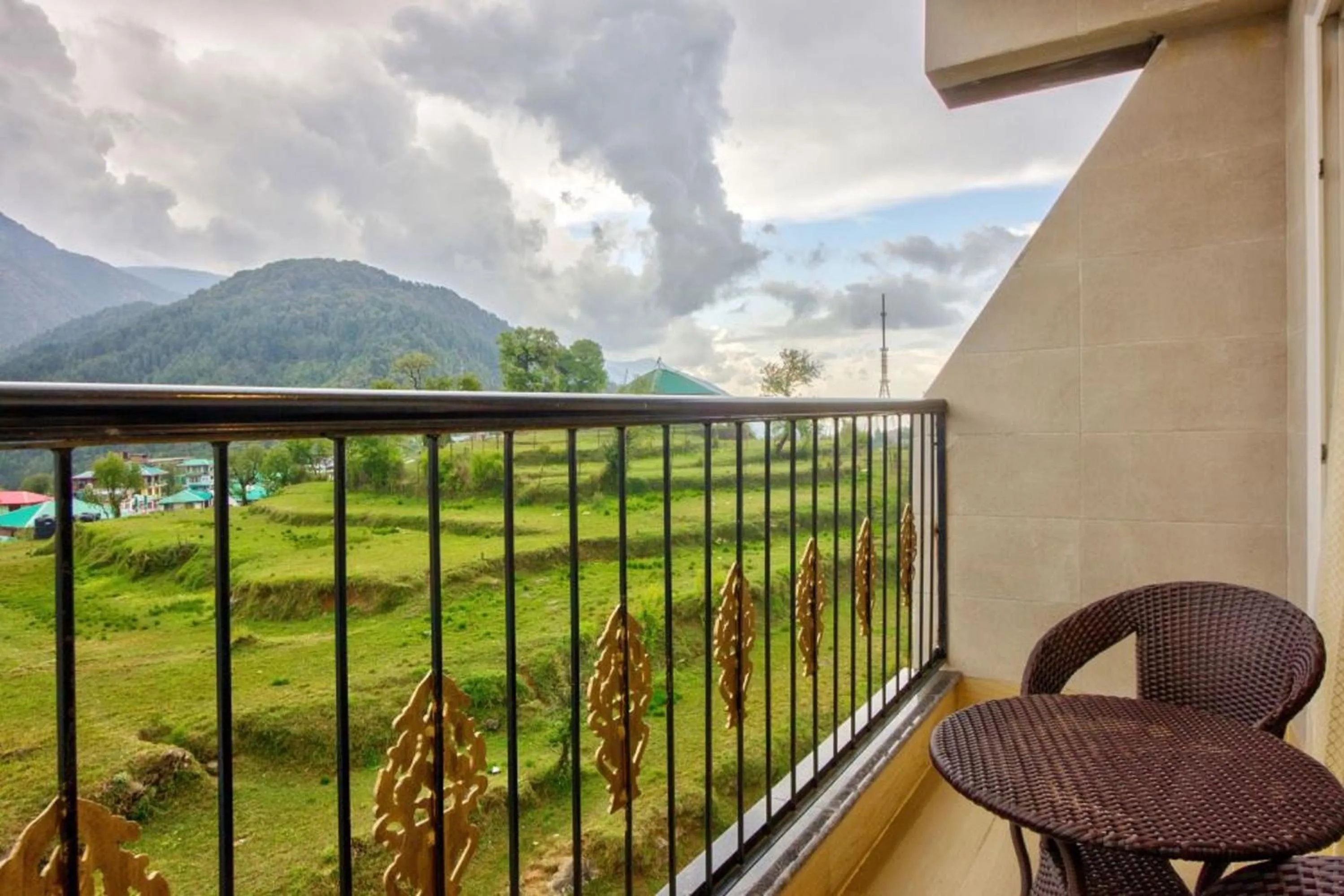 Day in Hotel Katson Castle Dharamshala