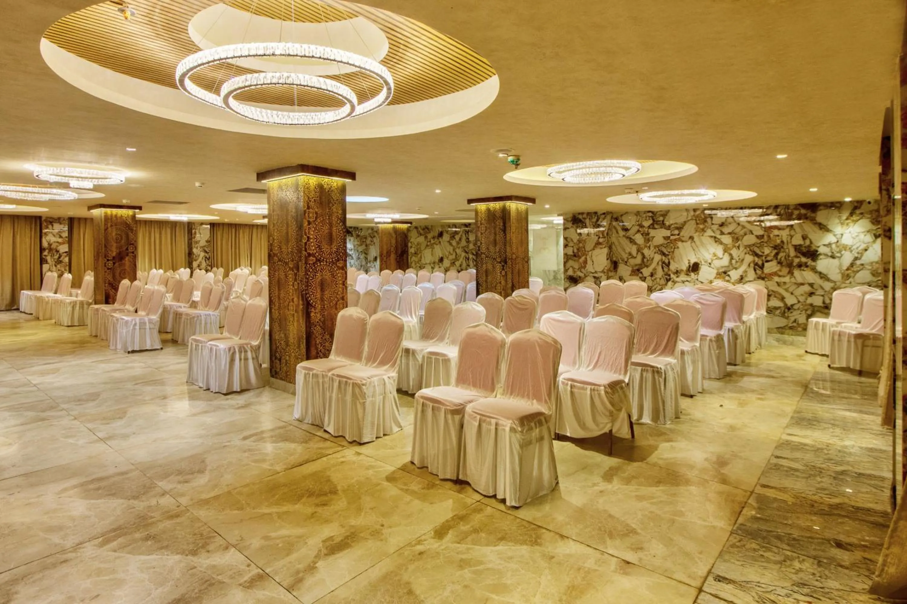 Restaurant/places to eat in Hotel Katson Castle Dharamshala