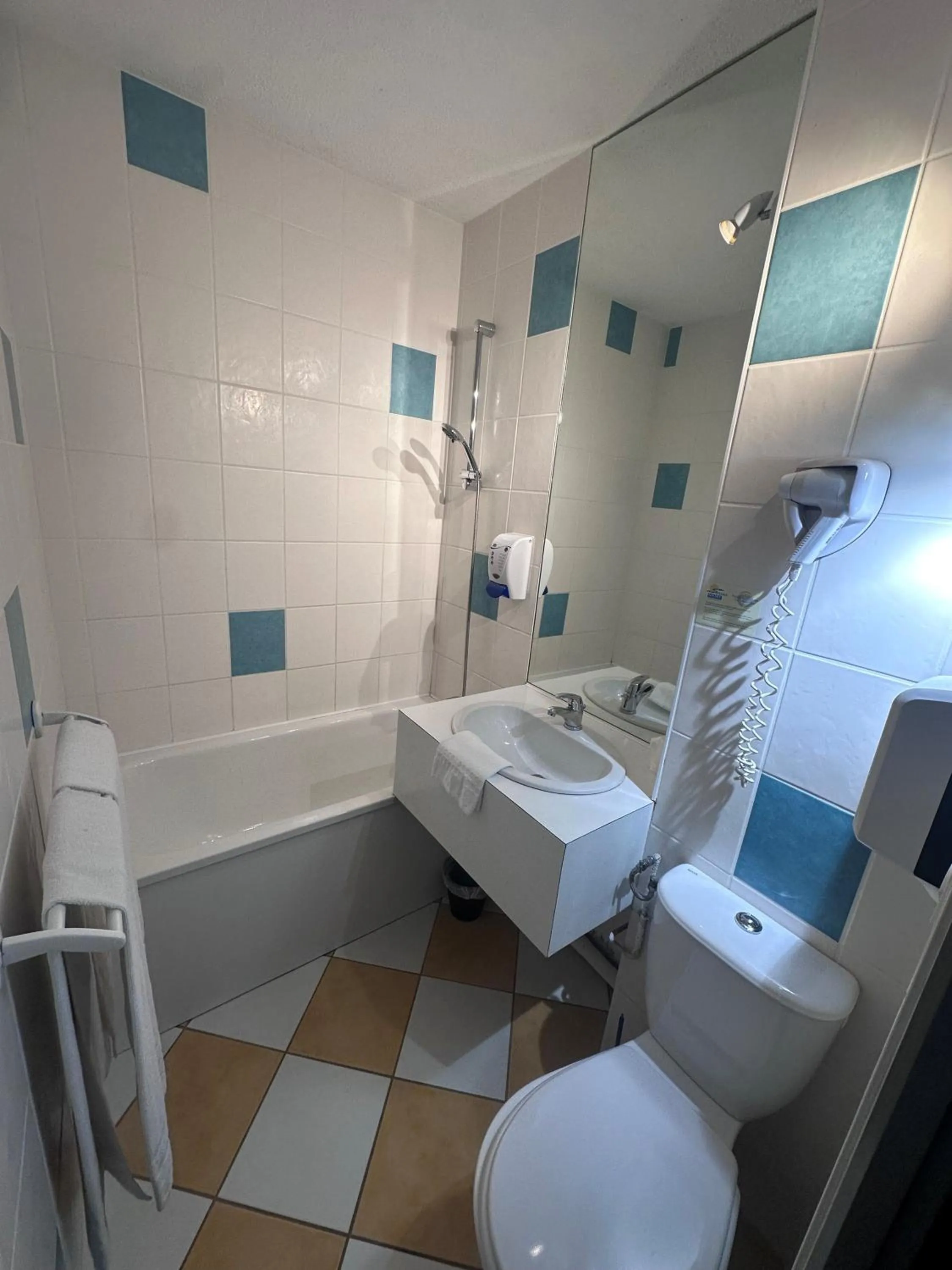 Agape Hotel Niort- Bessines