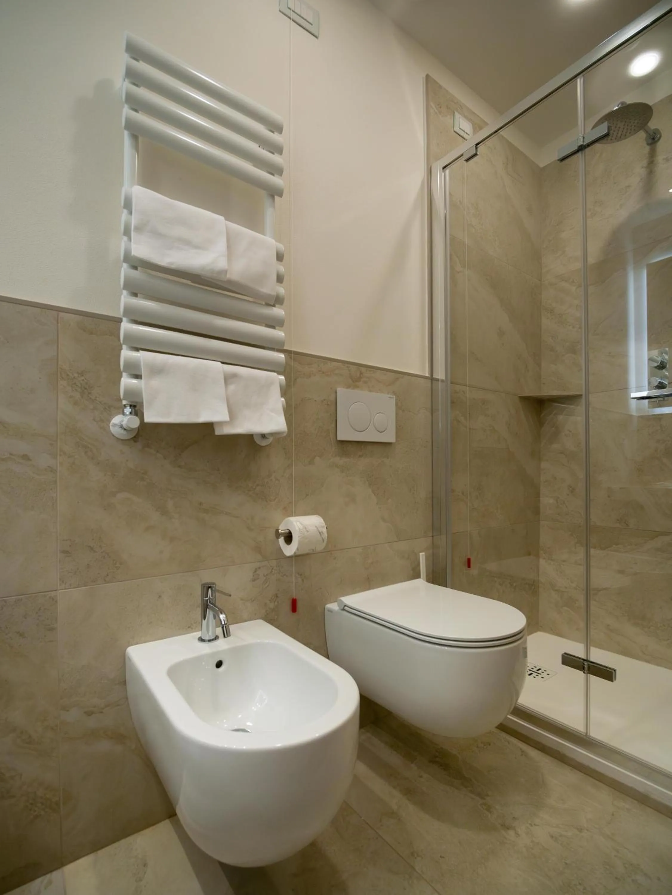 Toilet in Torre del Fuggisole